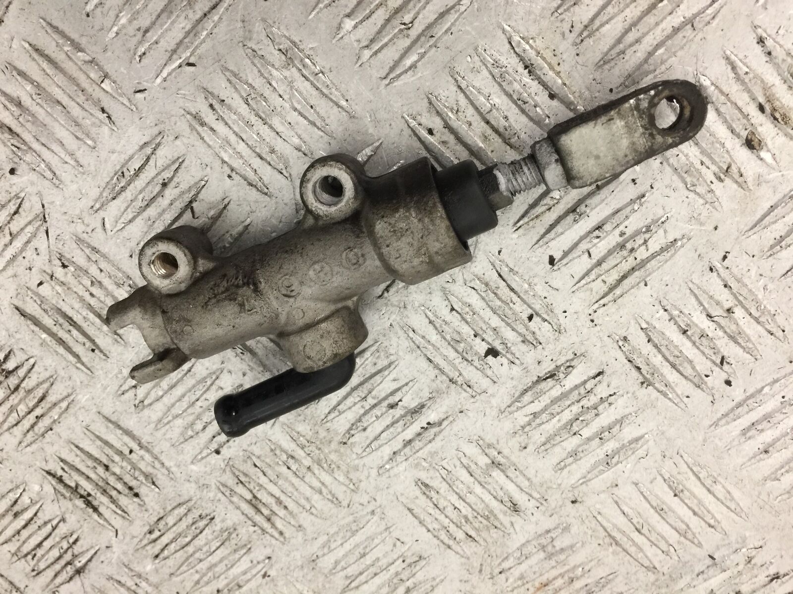KAWASAKI ZZR1400 ZZR 1400 REAR BRAKE MASTER CYLINDER  YEAR 2011 (STOCK 802)