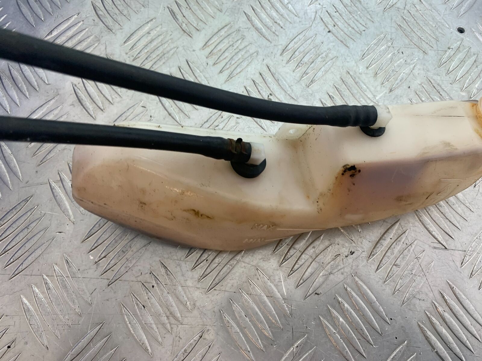 TRIUMPH 955i SPRINT ST COOLANT BOTTLE  YEAR 1999-2004 (CMB1124)
