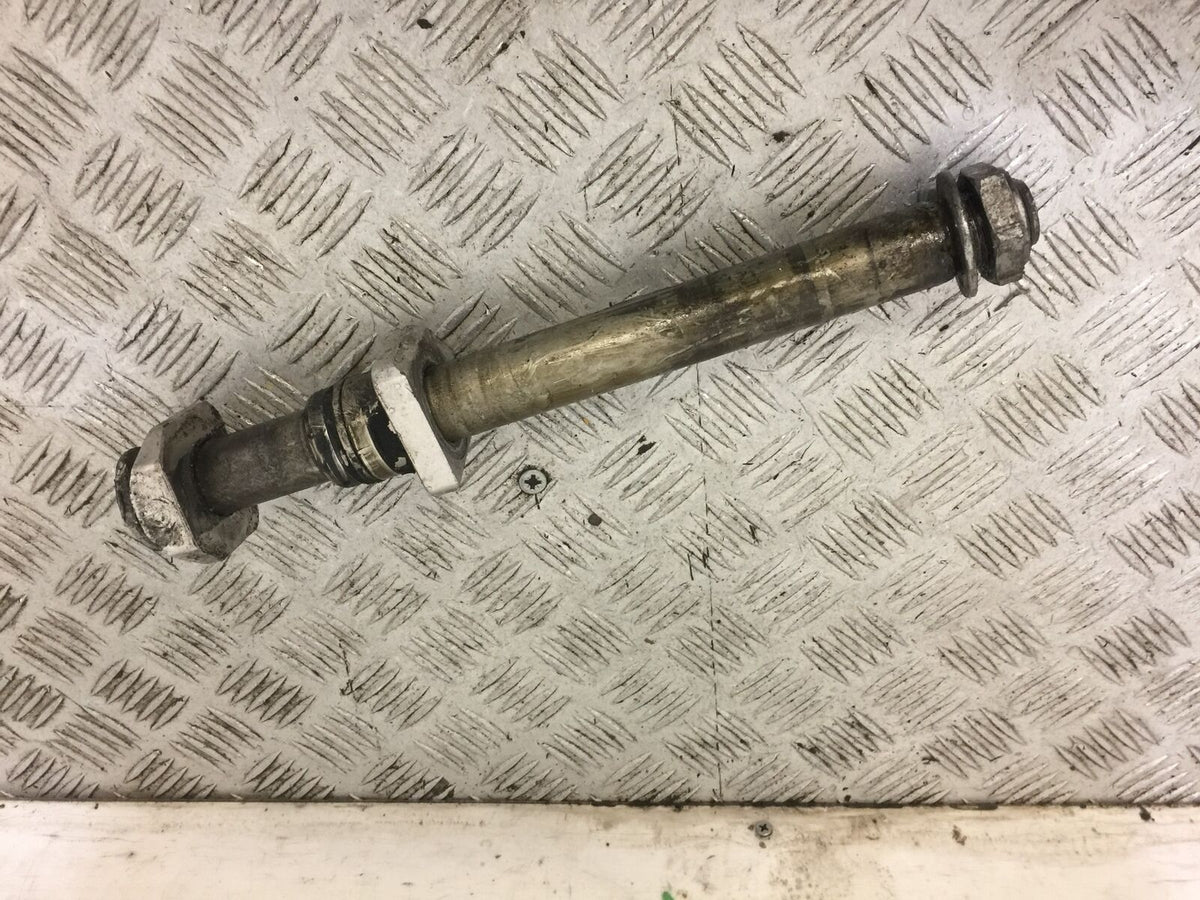 SUZUKI GSXR600 GSXR 600 K8 REAR WHEEL SPINDLE YEAR 2008-09  (STOCK 686)