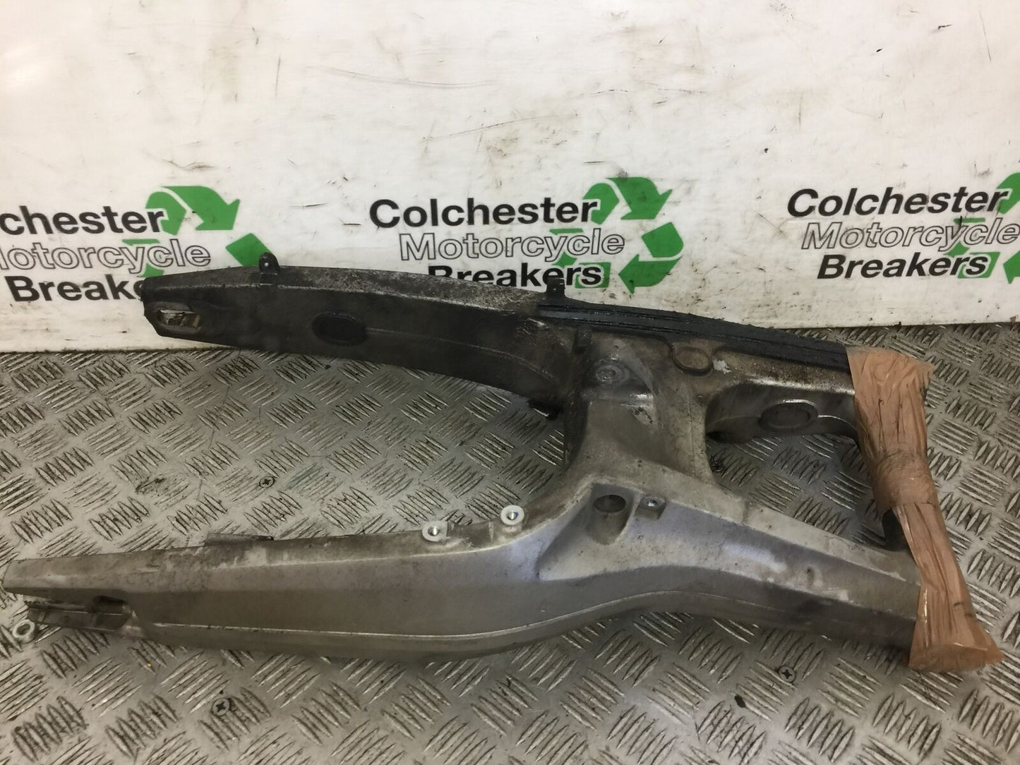 HONDA CB650 F CB 650 FA-E SWINGARM  YEAR 2014-2017 STOCK 609