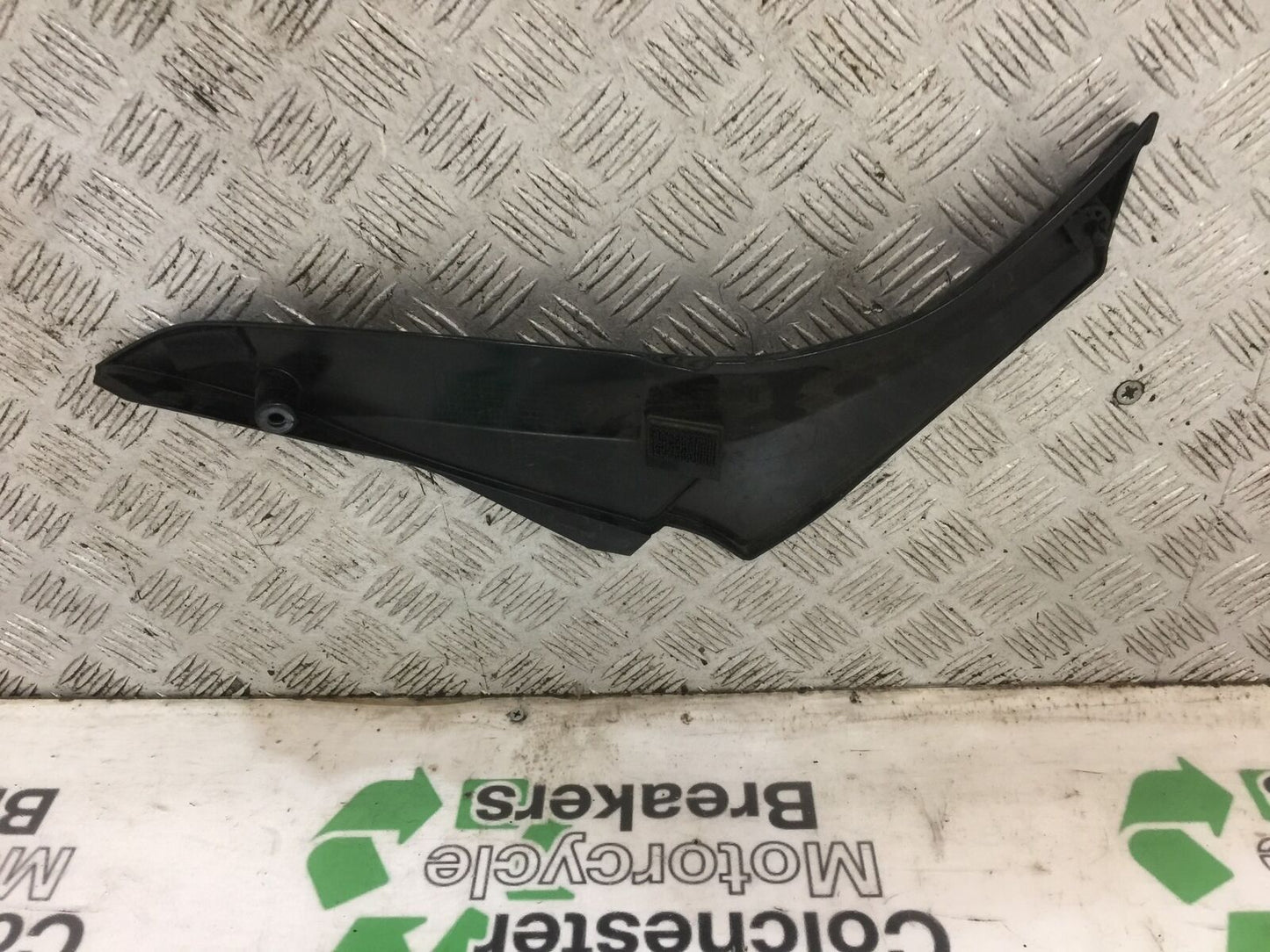 KAWASAKI ZX10R ZX10 R RIGHT SEAT PANEL  2008-2010 (STOCK 766)