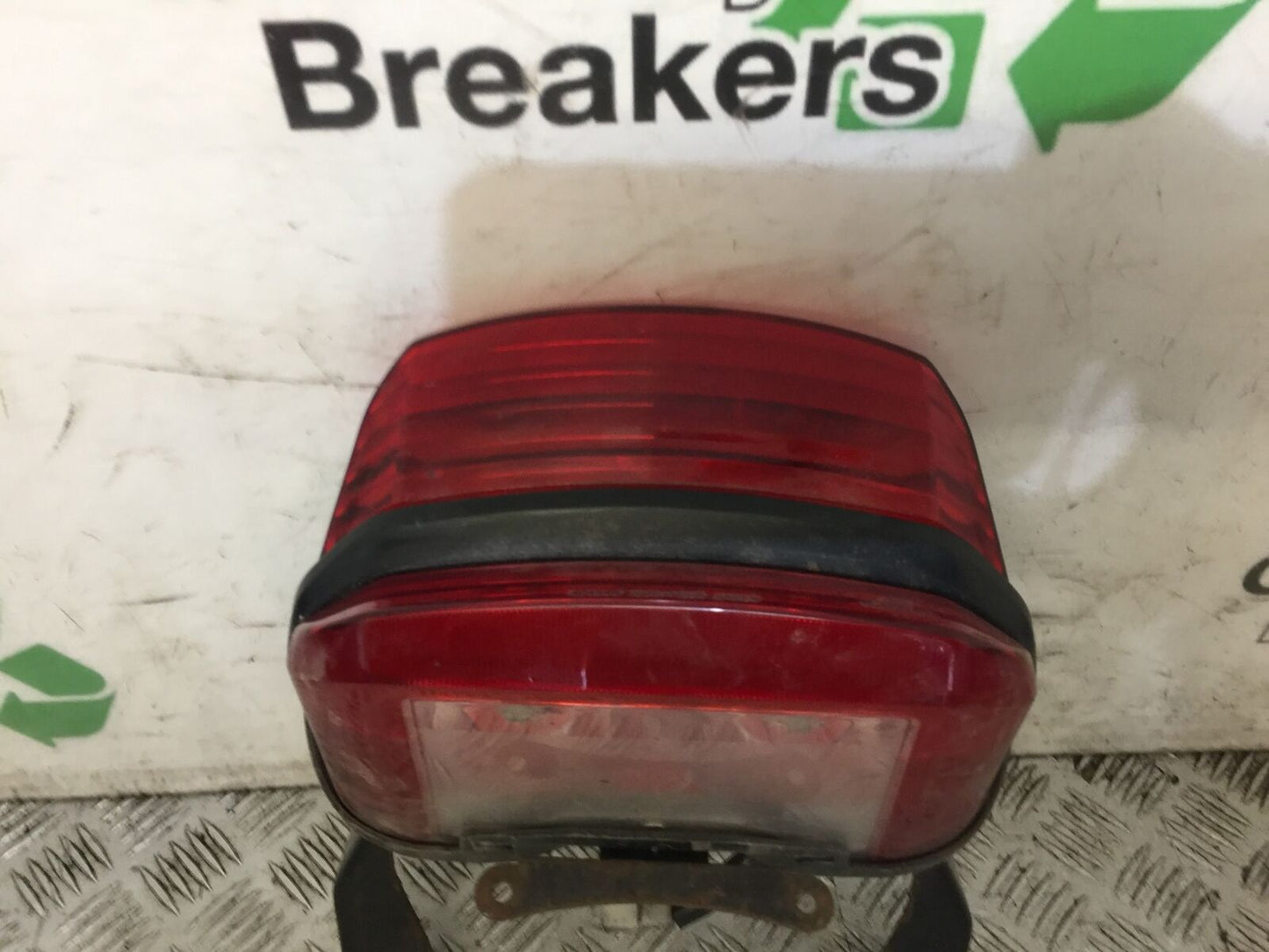 YAMAHA XJR1300 XJR 1300 REAR LIGHT YEAR 1999-2005  (STOCK 708)
