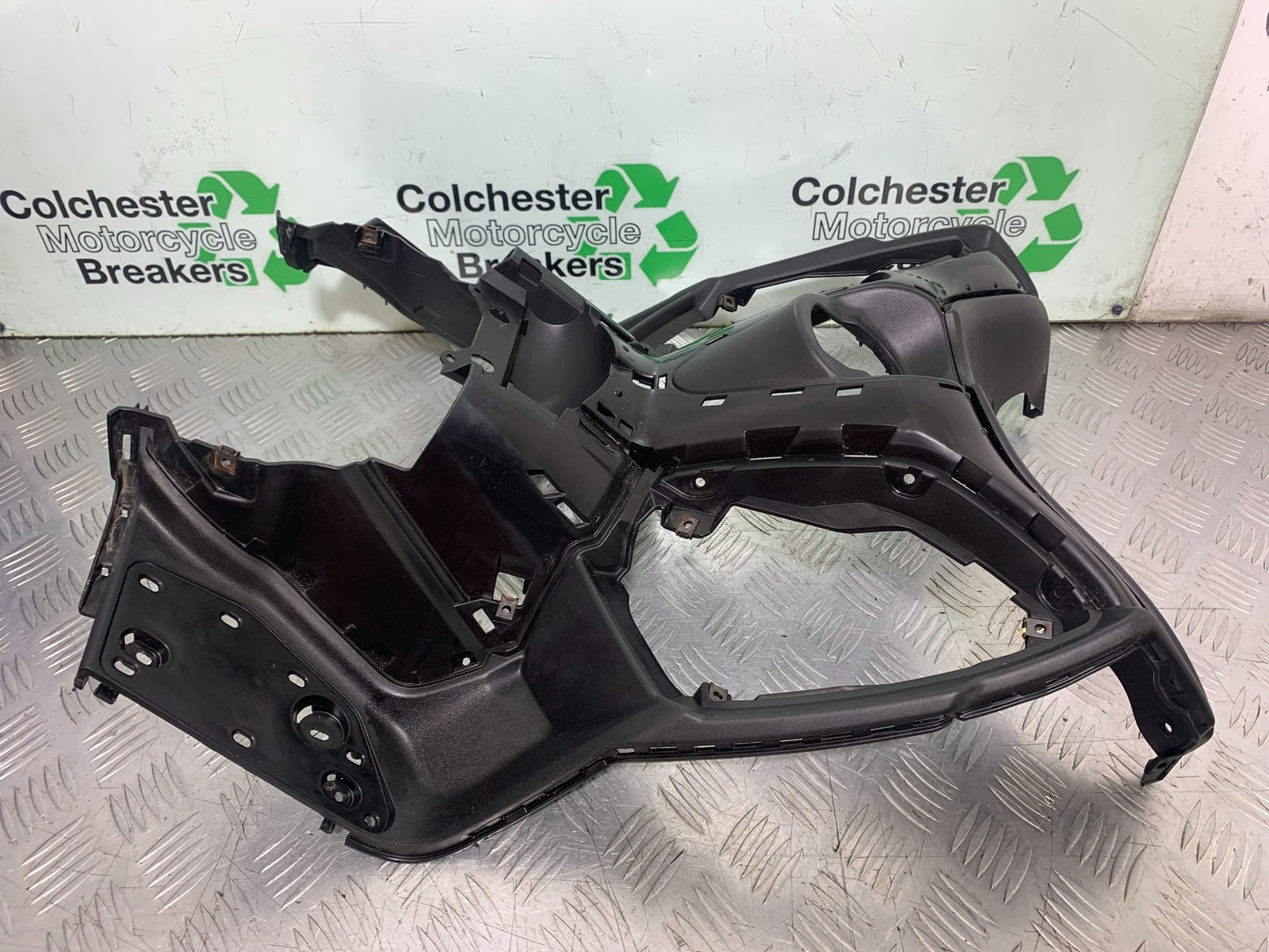YAMAHA XMAX 300 INNER PANNEL YEAR 2017-2020 (CMB1218)