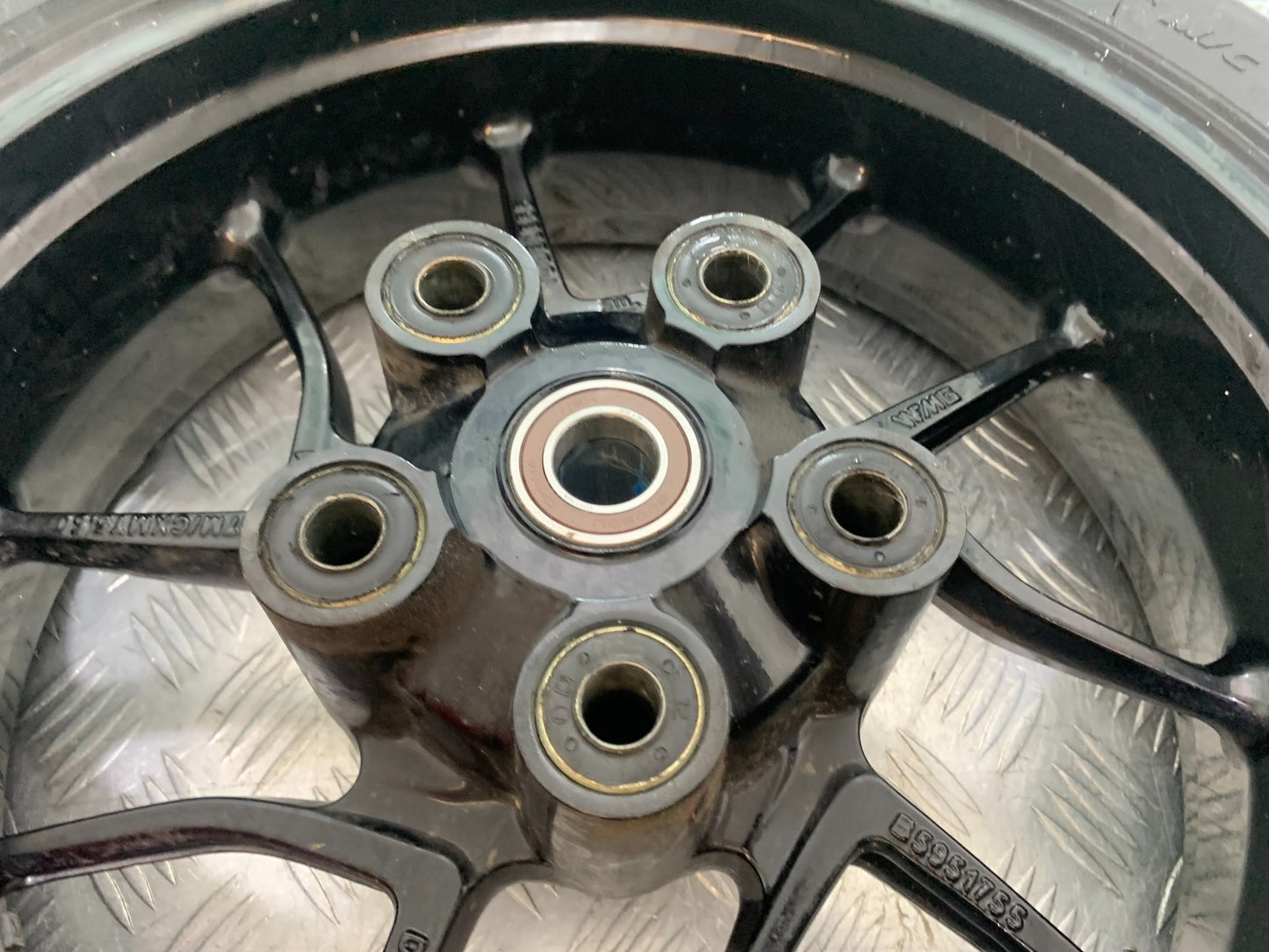 DUCATI 937 MONSTER REAR WHEEL   YEAR 2021-2024 (CMB1270)