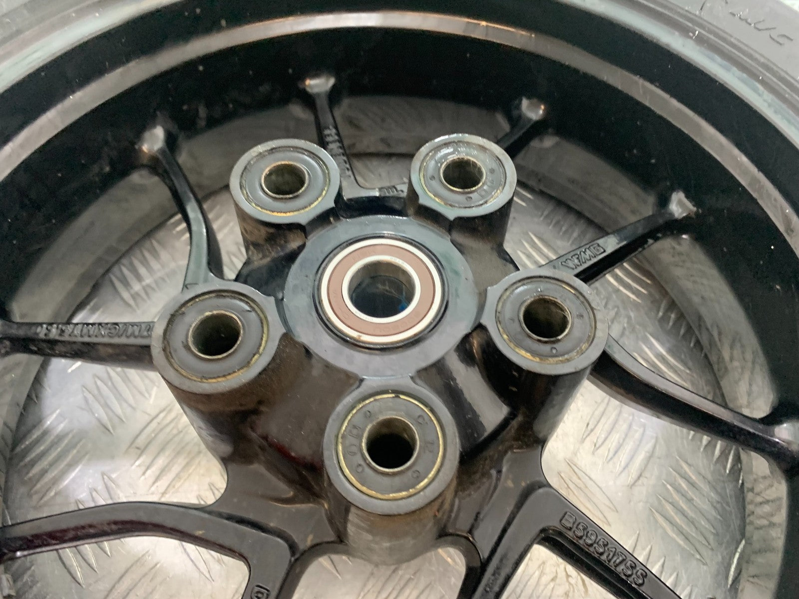 DUCATI 937 MONSTER REAR WHEEL   YEAR 2021-2024 (CMB1270)