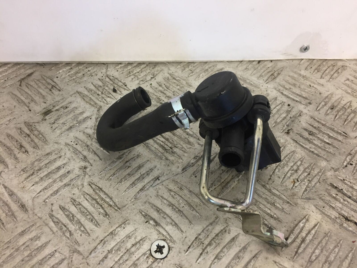 SUZUKI GSXR 125 GSX R125 AIR VALVE  YEAR 2017