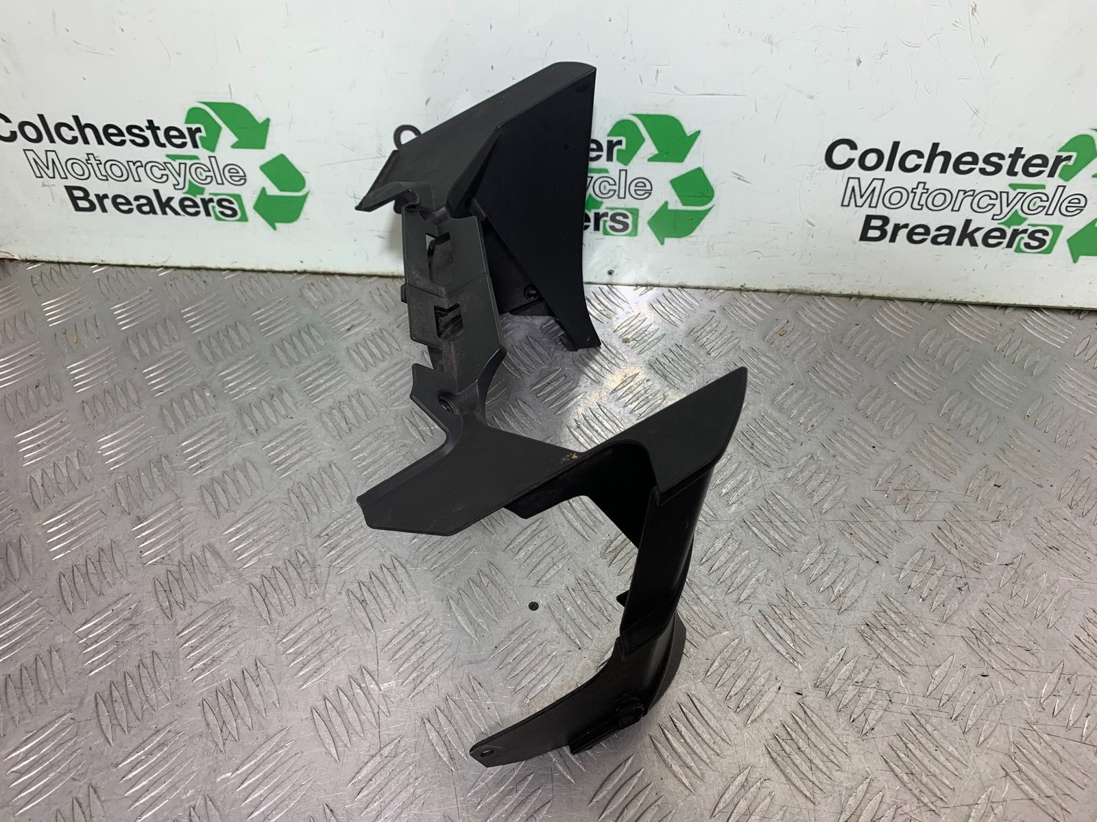 APRILIA TUONO 1000 V4R RADIATOR COWL YEAR 2011-13  (CMB1316)