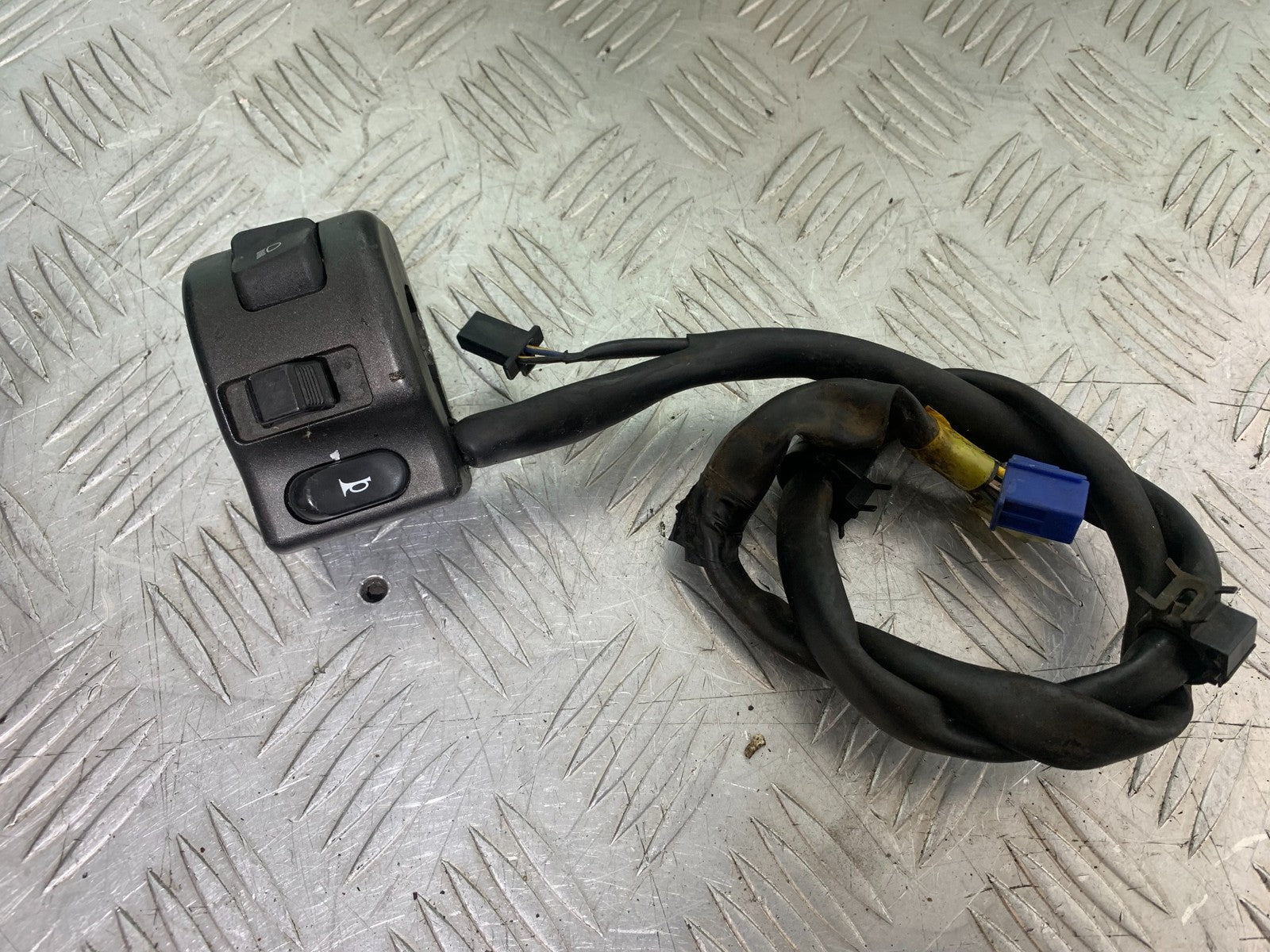 YAMAHA XVS 1300 MIDNIGHT STAR LEFT SWITCH GEAR  YEAR 2007-16 (CMB1200)