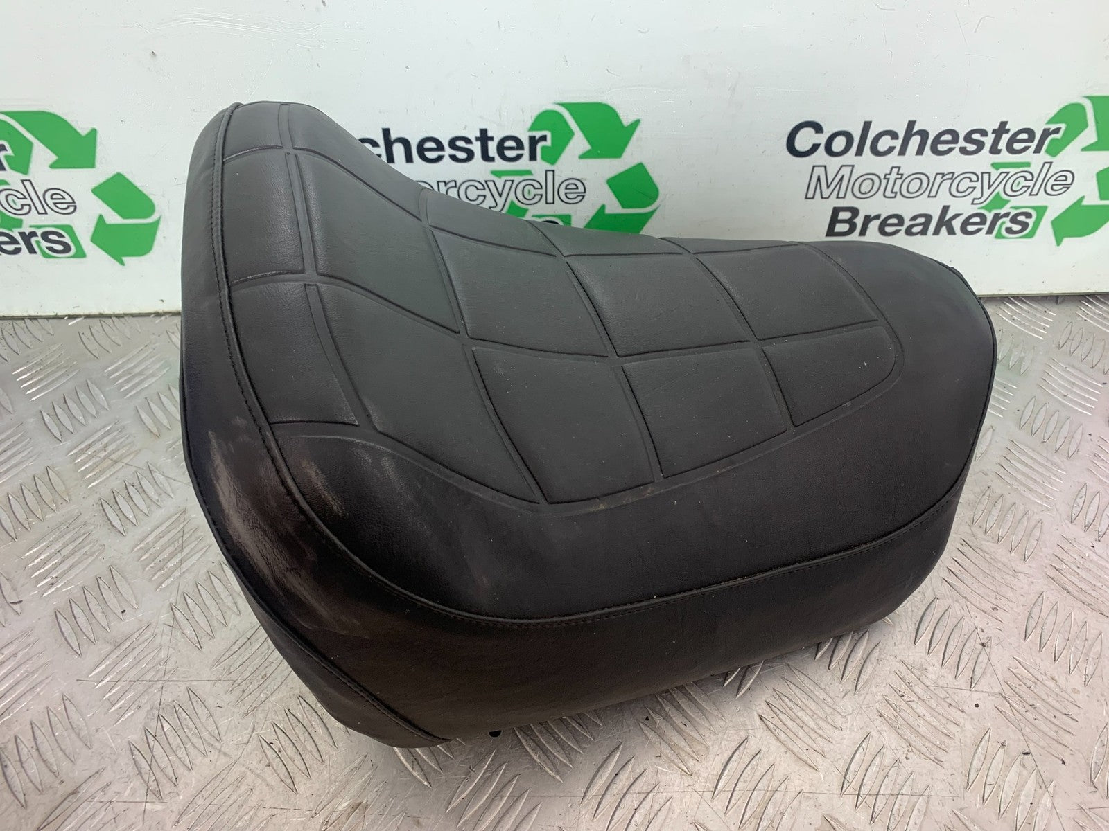 HONDA GL500 GL 500 SILVERWING FRONT SEAT  YEAR 1981-82  (CMB1168)