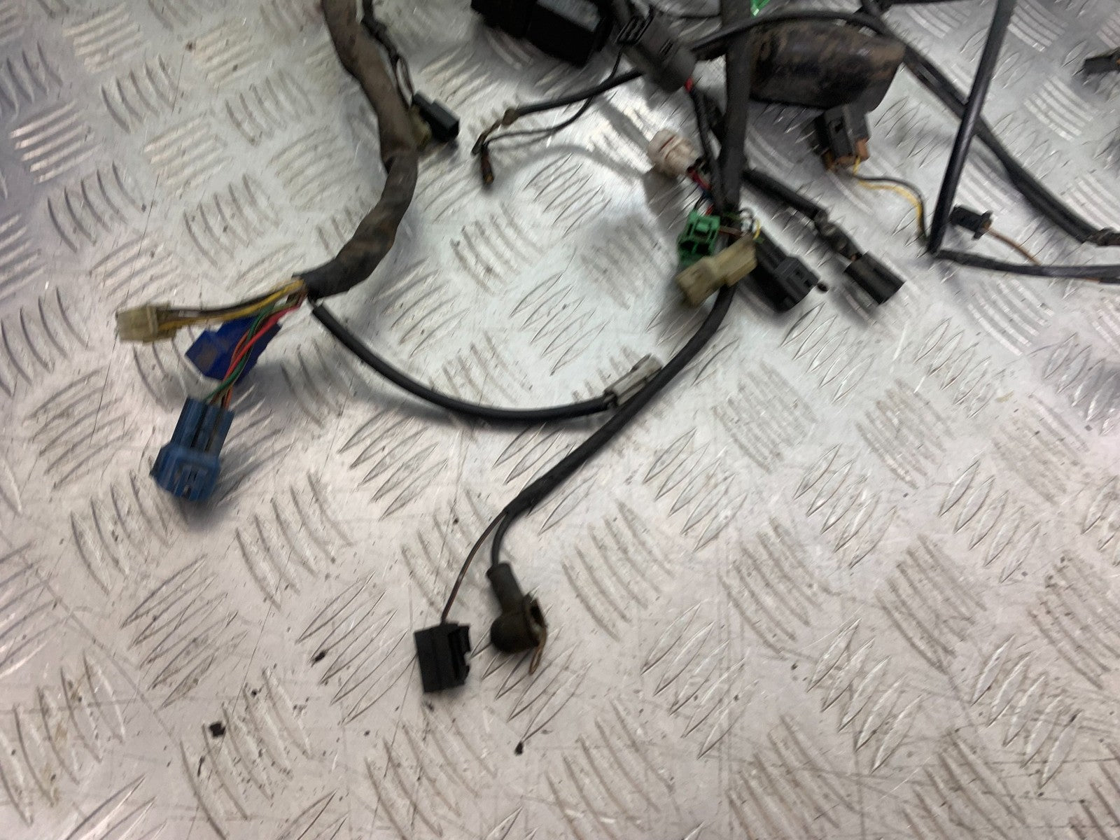 SUZUKI GSF600 GSF 600 BANDIT WIRING LOOM    2000-2004 (CMB1269)