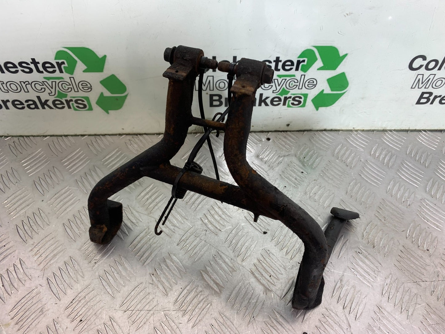 SUZUKI GSF1200 GSF 1200 BANDIT CENTER STAND   YEAR 2001-2004 (CMB1188)