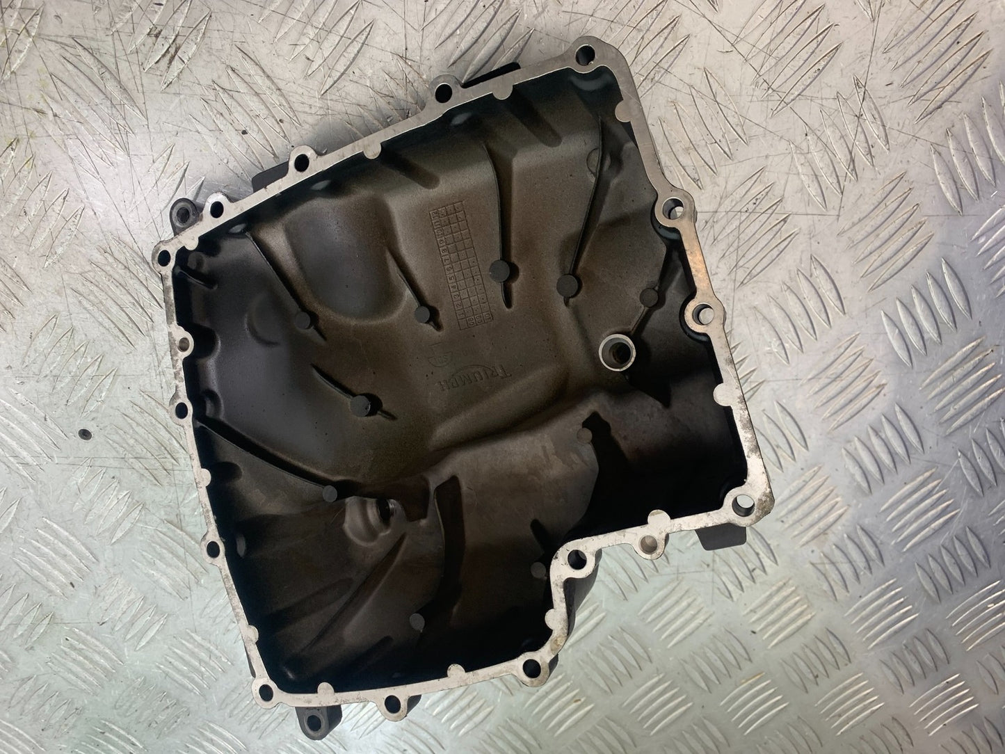 TRIUMPH 675 STREET TRIPLE R SUMP YEAR 2012 (CMB1221)