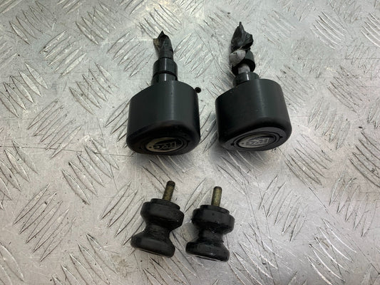 HONDA CBR1000 RR R&G CRASH PROTECTORS  YEAR  2008-2011  (CMB1330)
