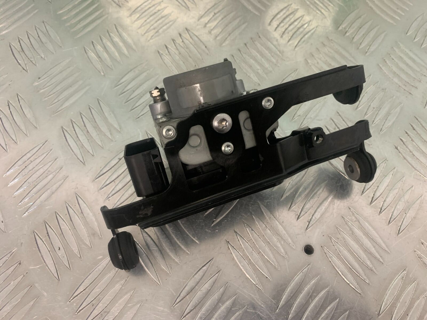 TRIUMPH 675 STREET TRIPLE RX ABS PUMP  YEAR 2015-2017  (STOCK 971)