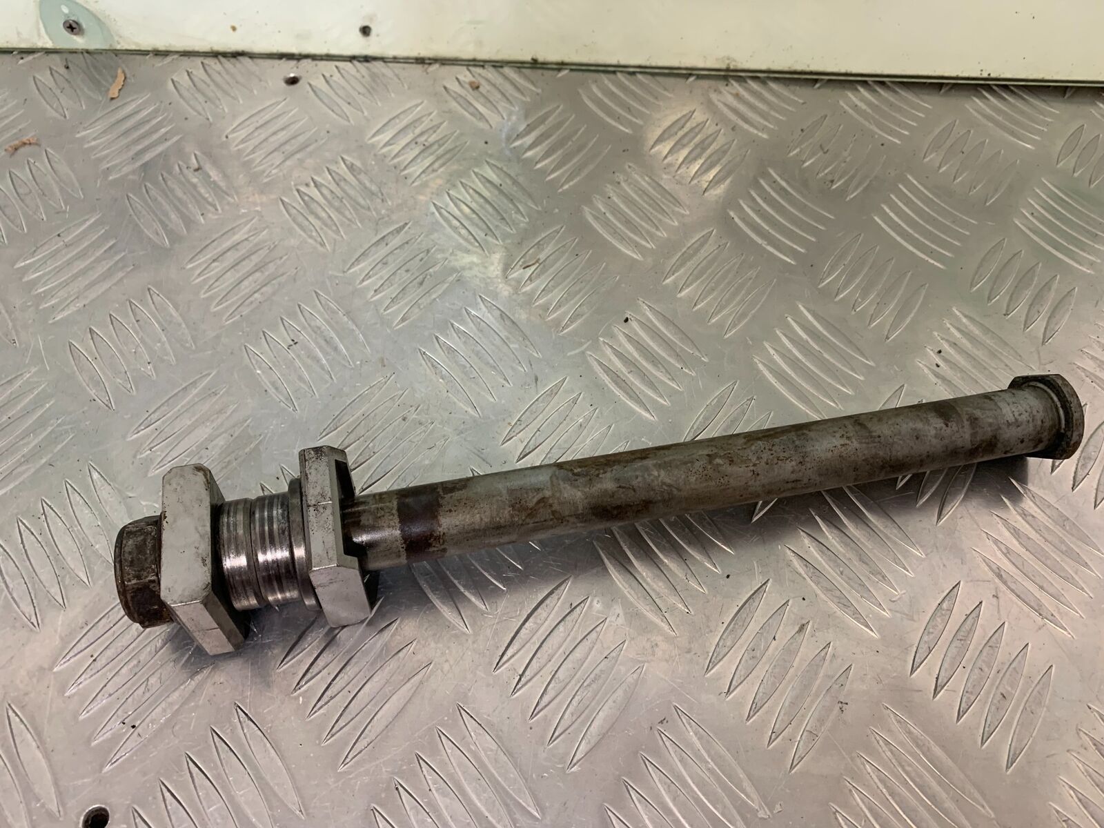 HONDA CBR1000 rr FIREBLADE REAR WHEEL SPINDLE  YEAR 2008-2011 (STOCK 986)