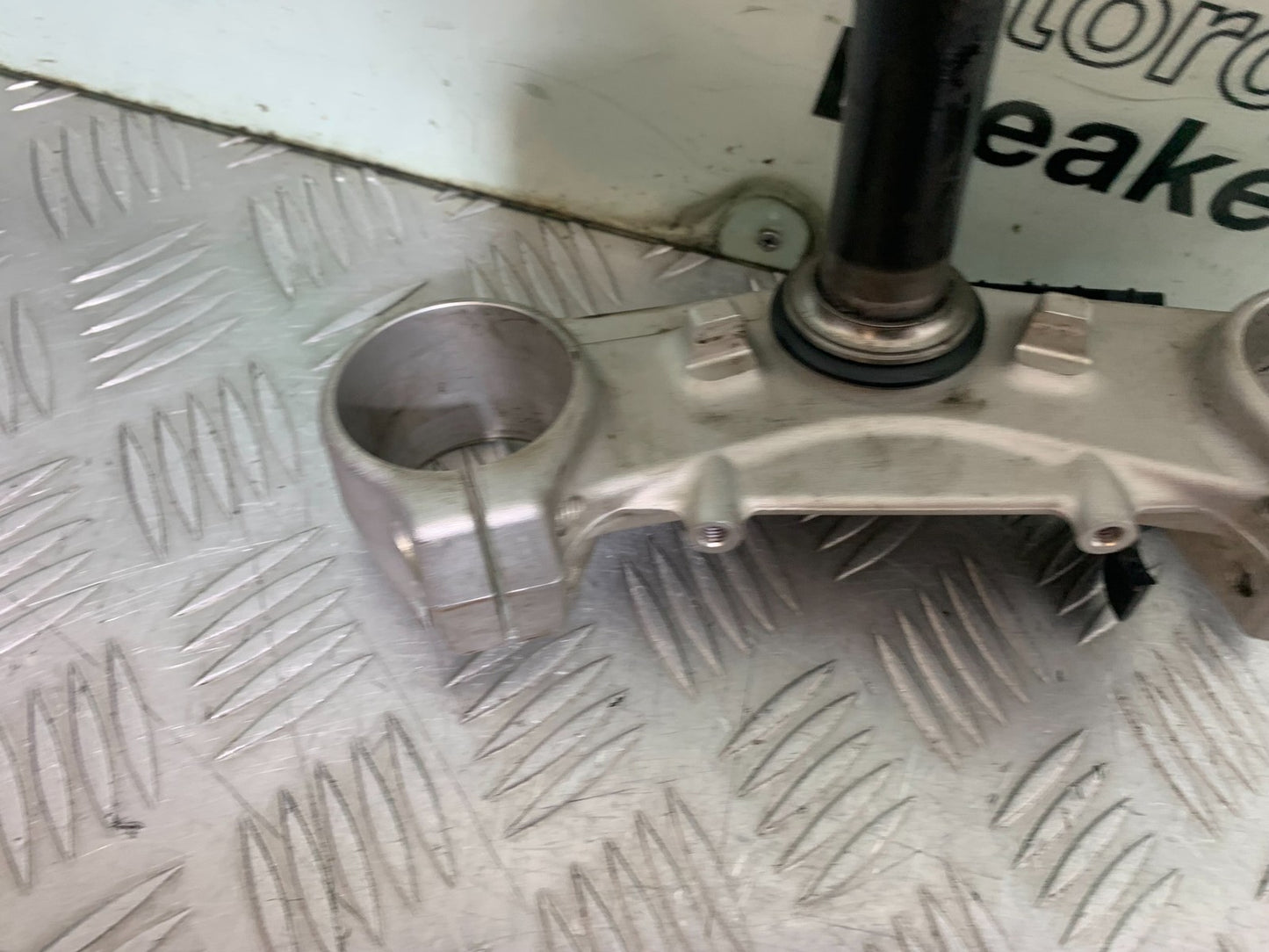 KTM DUKE 125 BOTTOM YOKE  YEAR 2012-2016 (CMB1317)