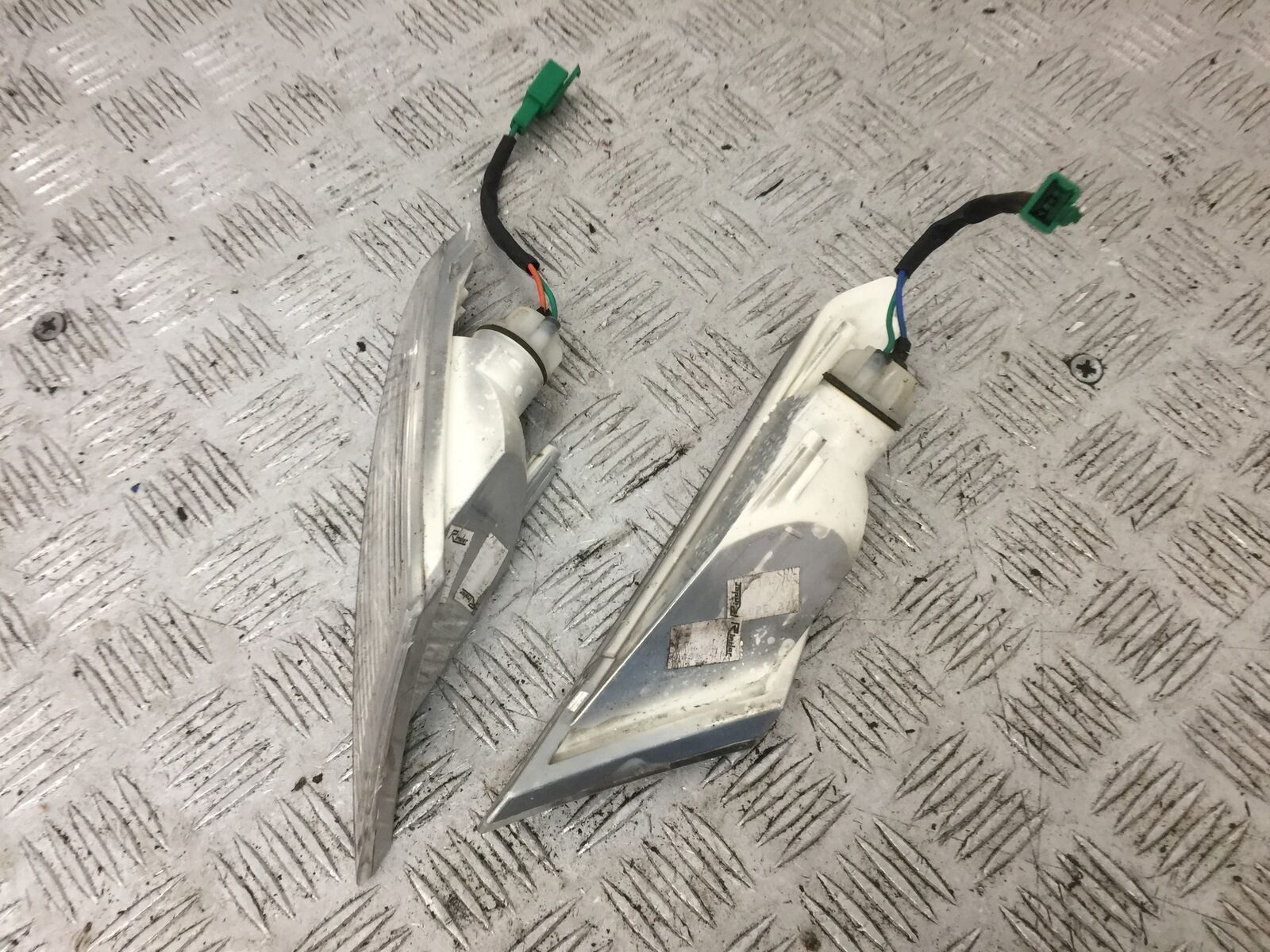 PEUGEOT GEOPOLIS 125 FRONT INDICATORS  YEAR 2011  (STOCK 887)
