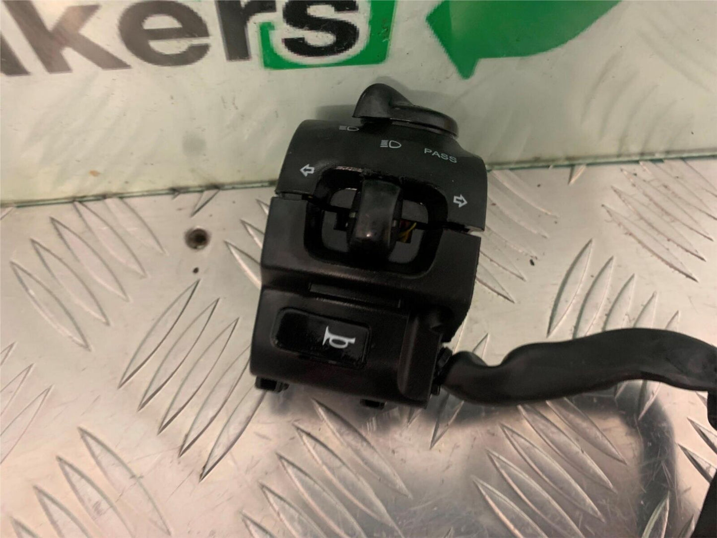 ROYAL ENFIELD 350 CLASSIC LEFT SWITCH GEAR  YEAR 2022 (STOCK 967)