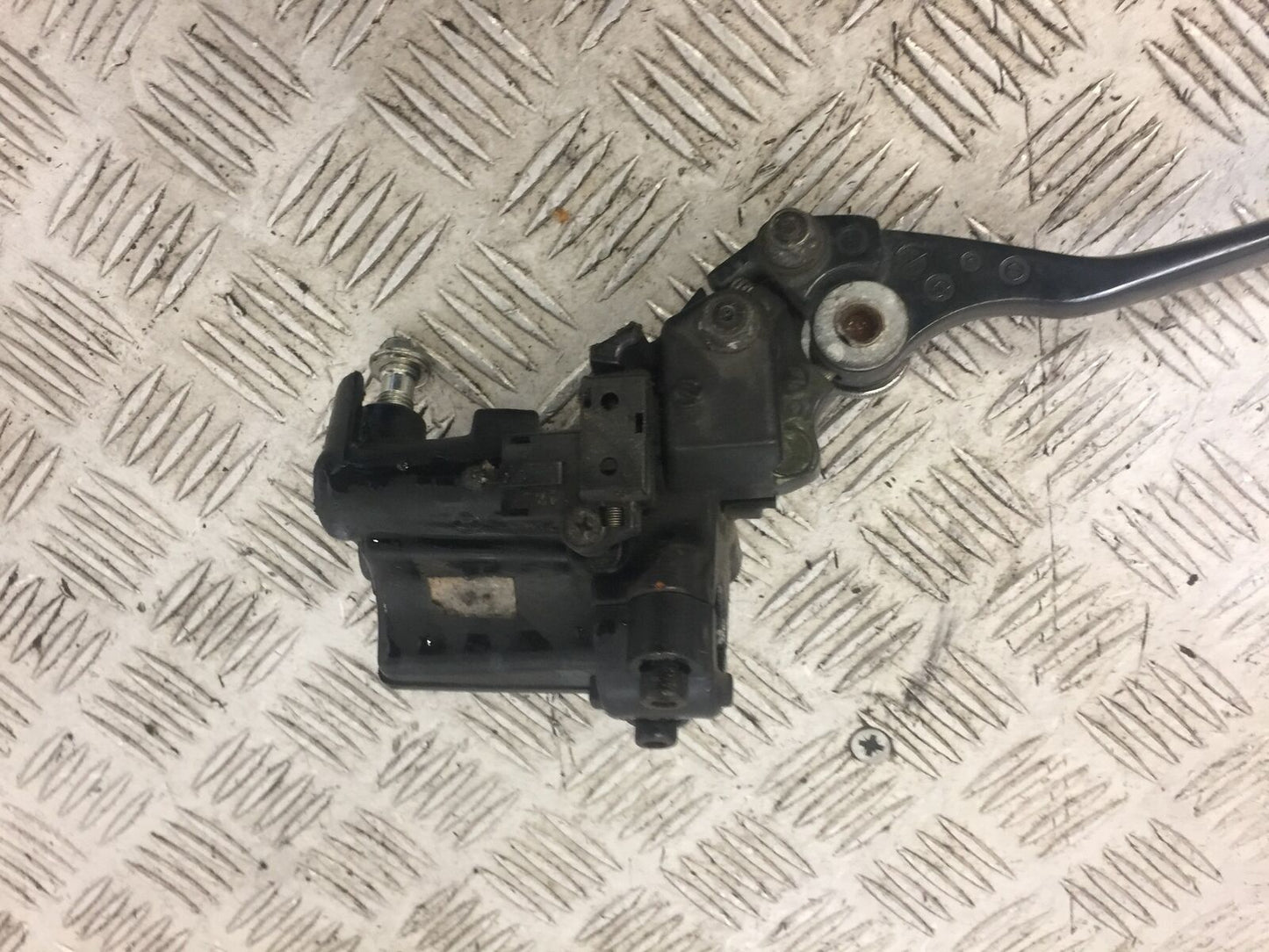 KAWASAKI ZZR1100 D CLUTCH MASTER CYLINDER   YEAR 1999 (STOCK 648)
