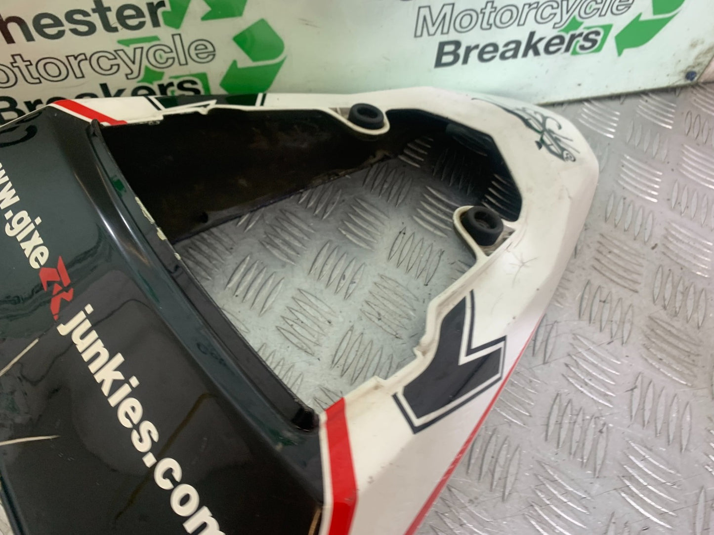 SUZUKI GSXR750 GSXR 750 K4 K5 TAIL PIECE SEAT UNIT 2004-2005 (CMB1319)
