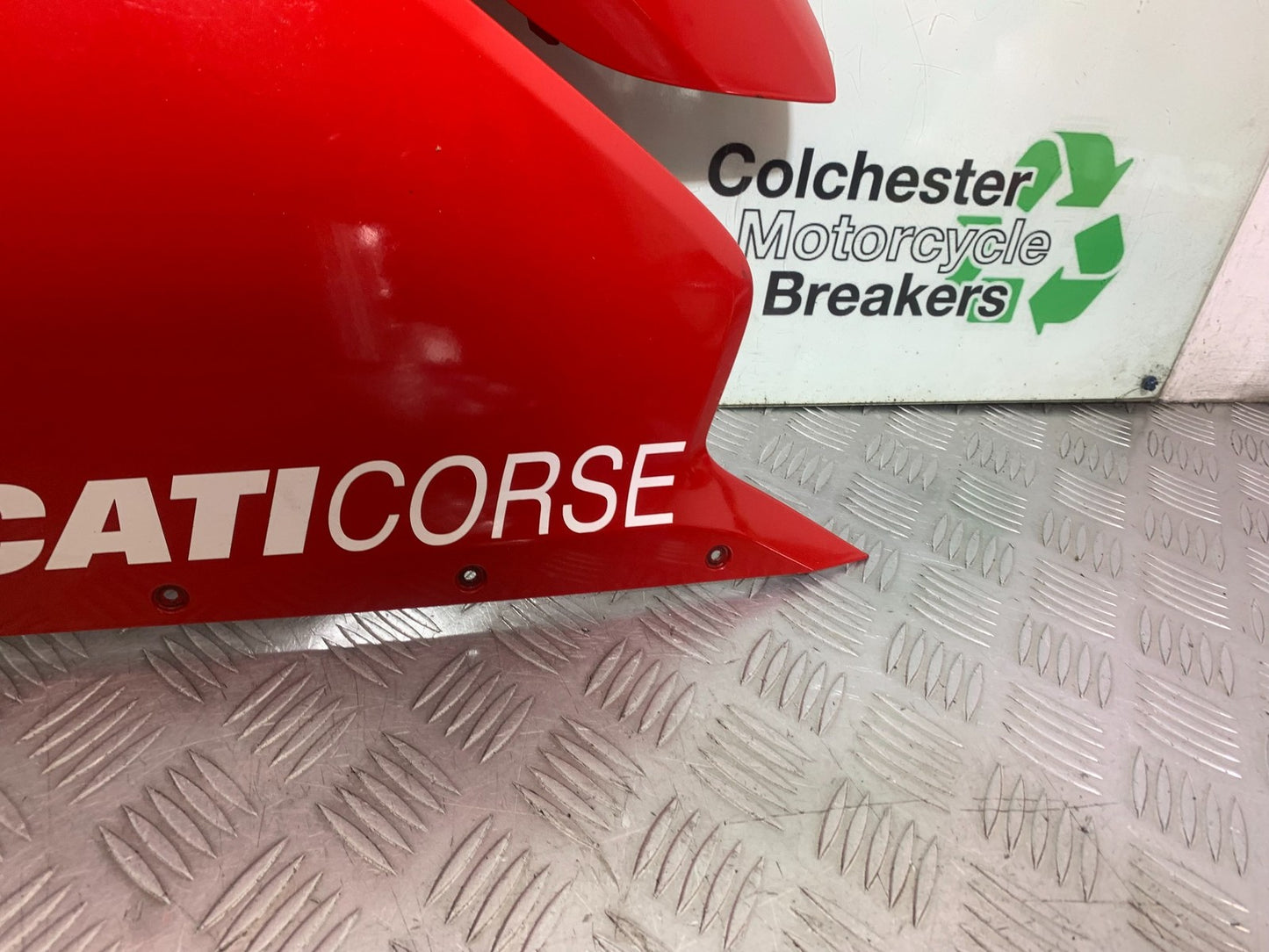 DUCATI 1299 PANIGALE LEFT MIDDLE FAIRING PANEL YEAR 2016 (CMB 1187)