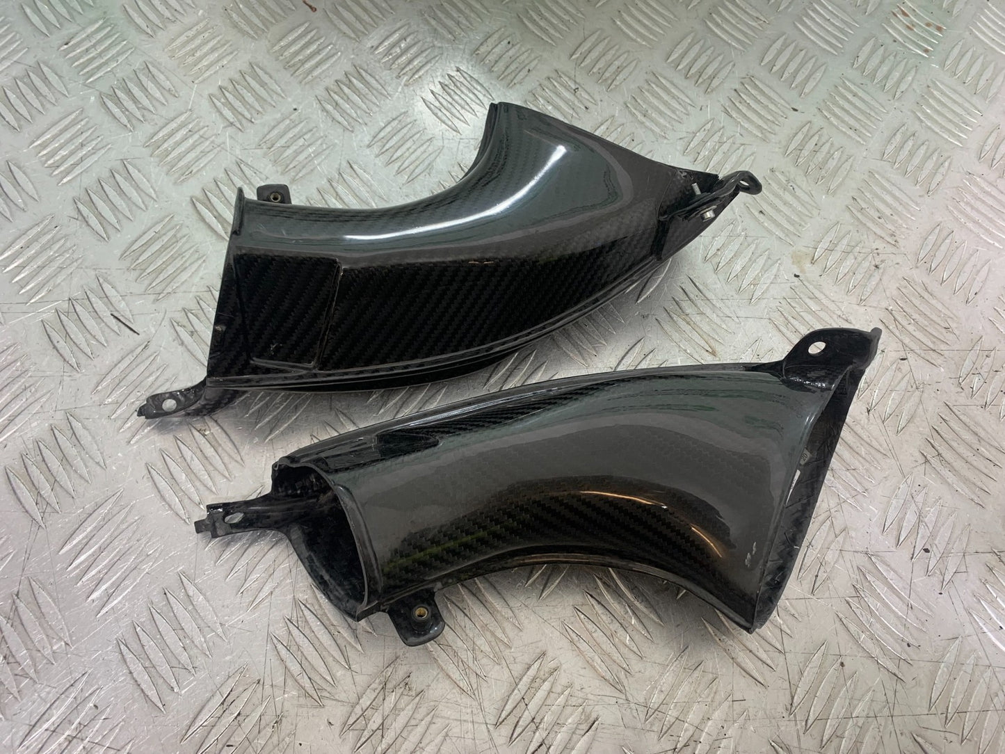 YAMAHA YZF R1 4C8 CARBON AIR TUBES  YEAR 2007-2008 (CMB1237)