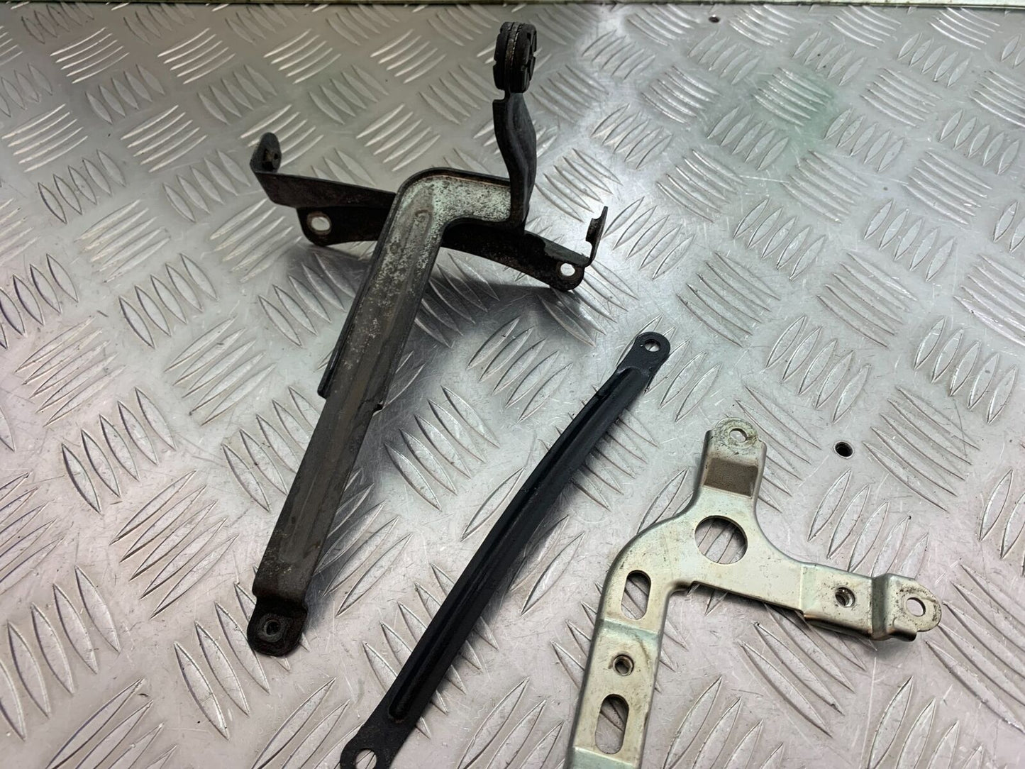 SUZUKI GSXR1000 GSXR 1000 FRAME BRACKETS   2009-2016 (CMB1049)