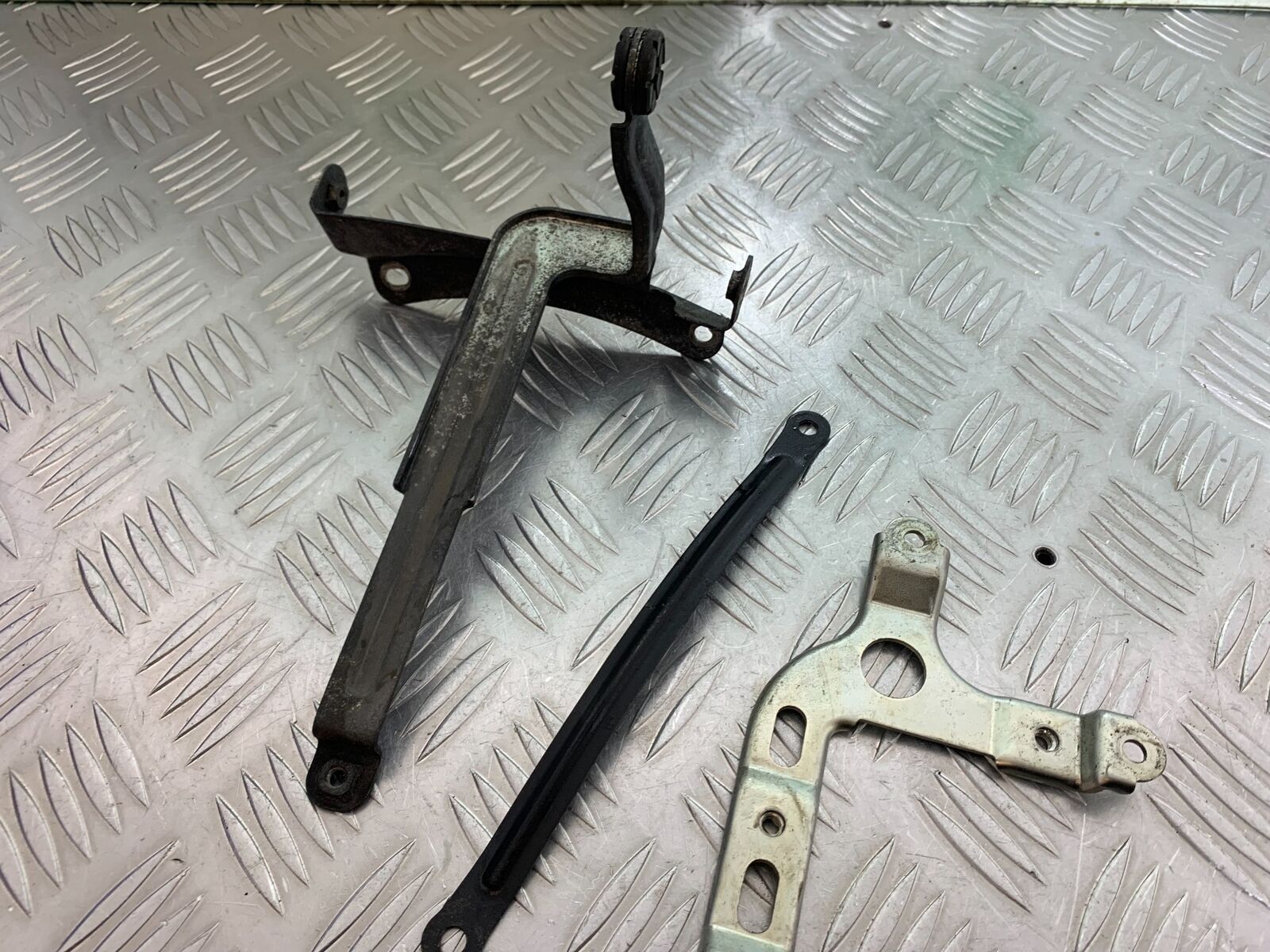 SUZUKI GSXR1000 GSXR 1000 FRAME BRACKETS   2009-2016 (CMB1049)