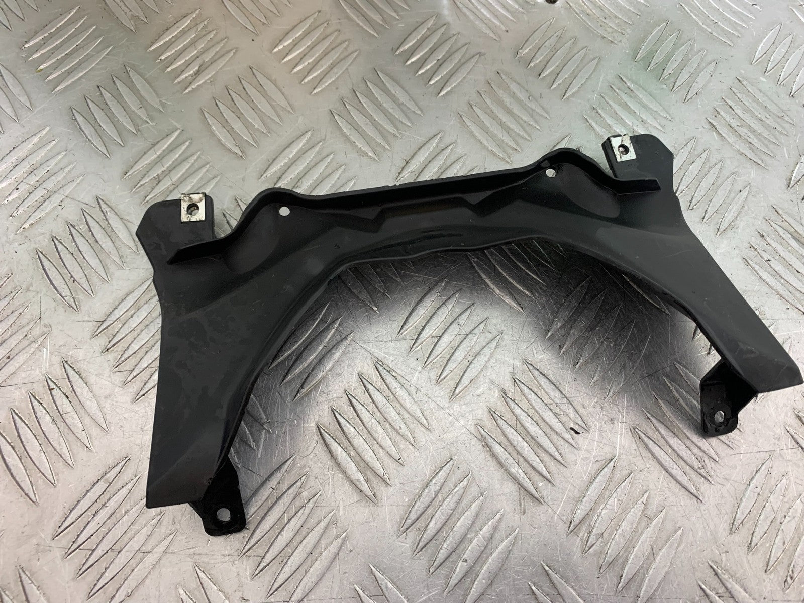 YAMAHA YZF-R125 YZF 125 SEAT PANEL JOINER INFILL YEAR 2019-2022 (CMB1263)