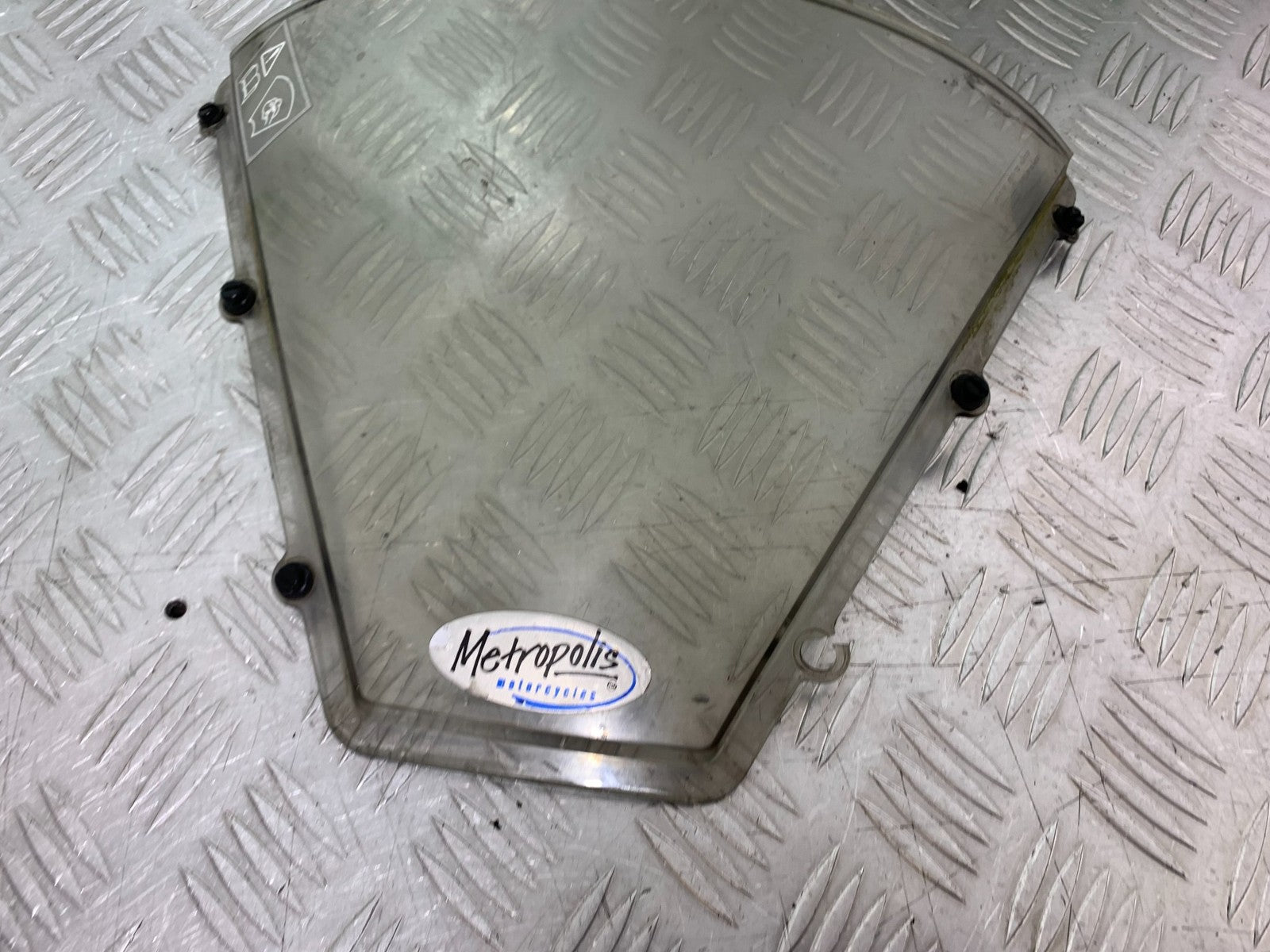 TRIUMPH 955i DAYTONA SCREEN  YEAR 2002-2006 (CMB1229)