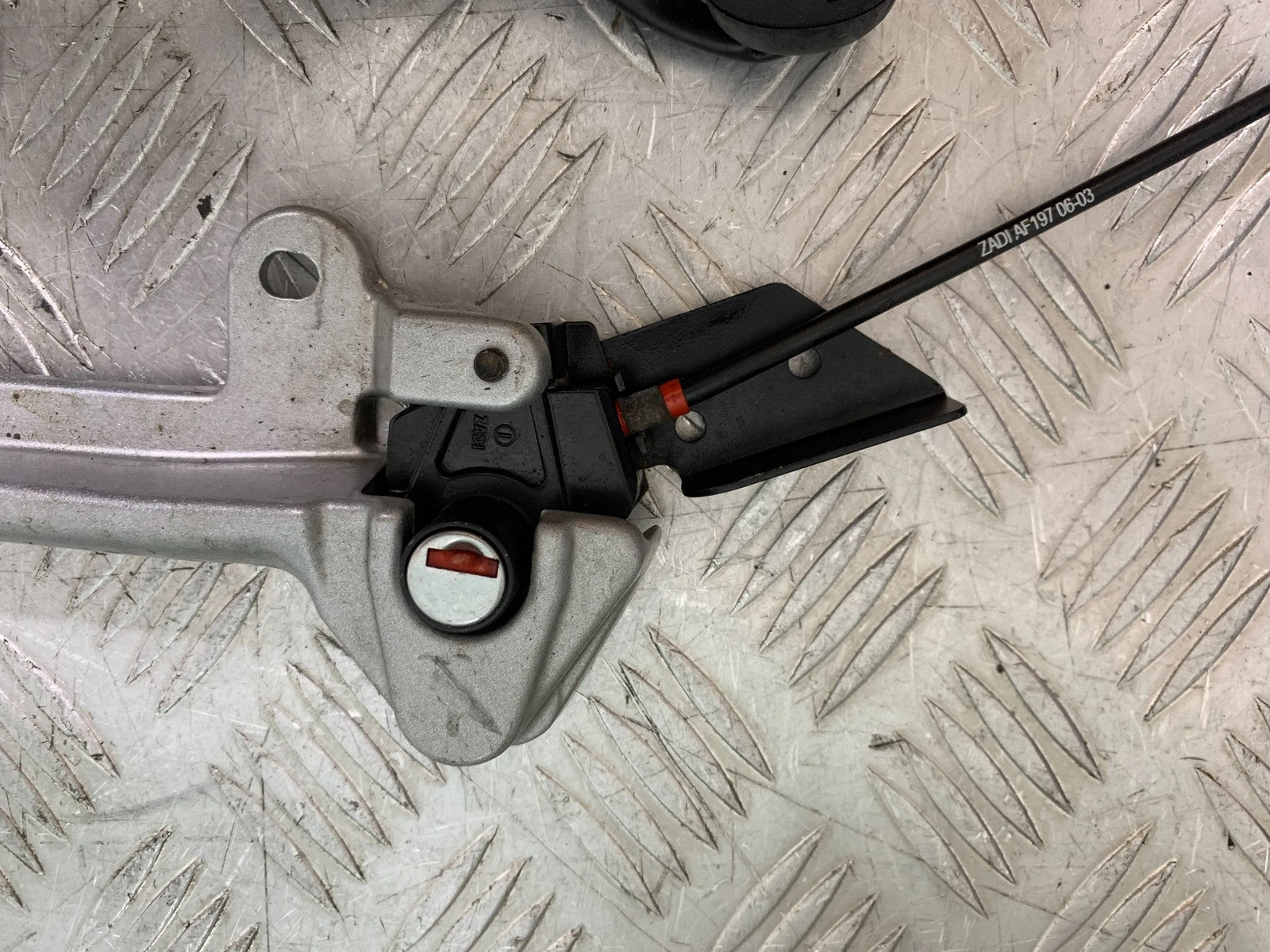 TRIUMPH 955I SPRINT RS LOCKS AND KEY   YEAR 1999-03 (CMB1313)