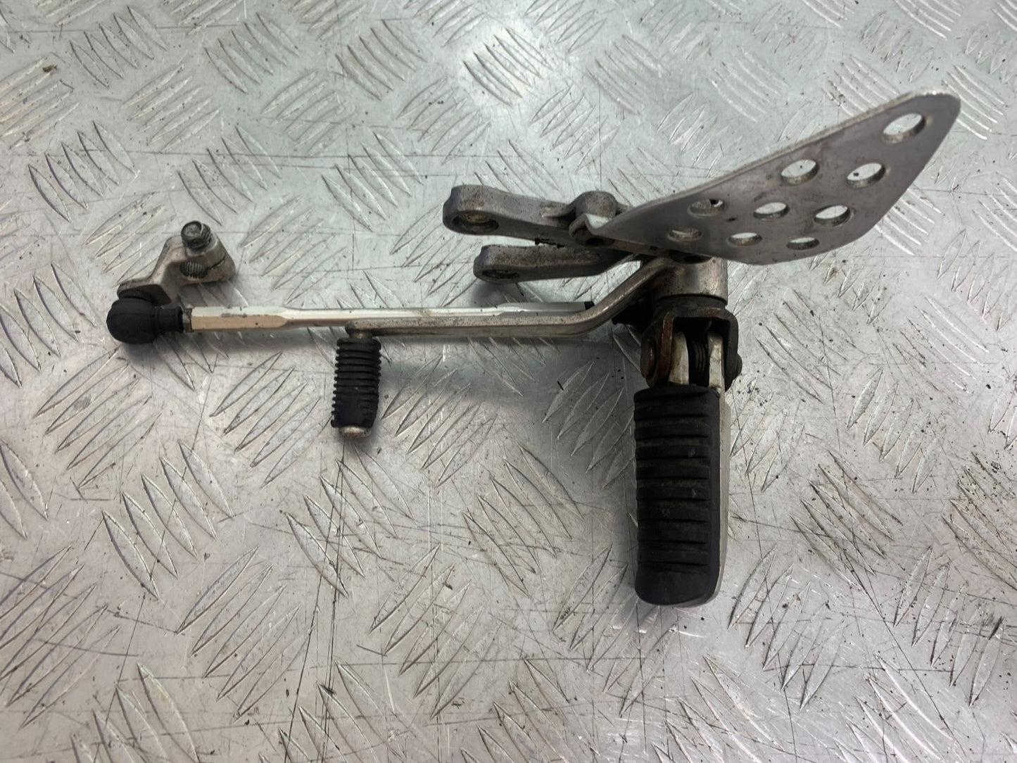 KAWASAKI ZX9R ZX9 C FRONT LEFT HANGER  YEAR 1998-99 (CMB1213)