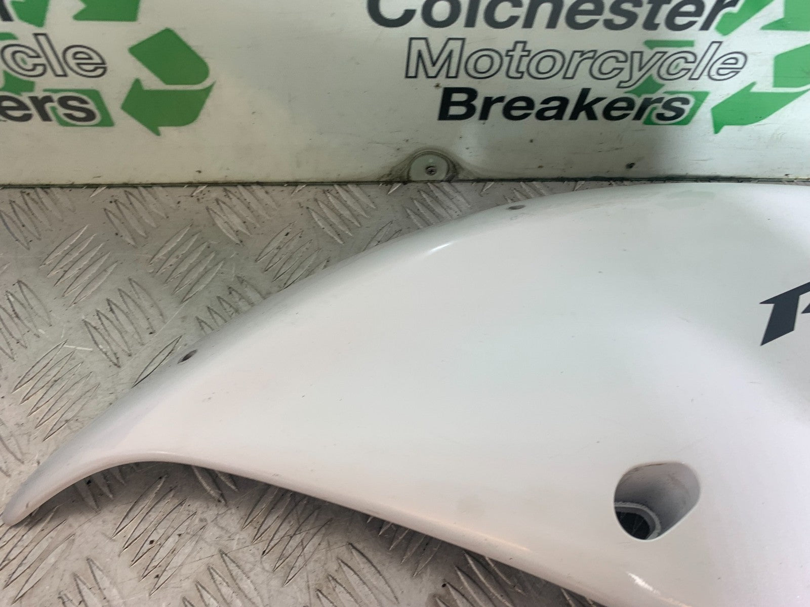 YAMAHA YZF R1 14 B BIG BANG LEFT FAIRING PANEL   2009-14 (CMB1175)