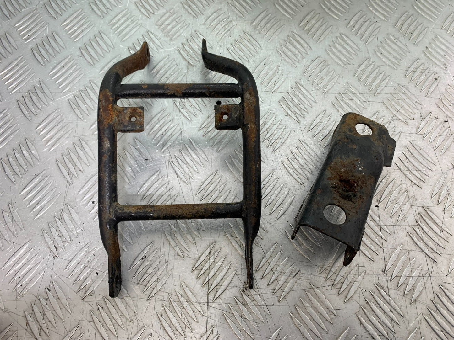 QINGQI QM125 GY-2B ENGINE BRACKETS   YEAR 2016 (CMB1228)