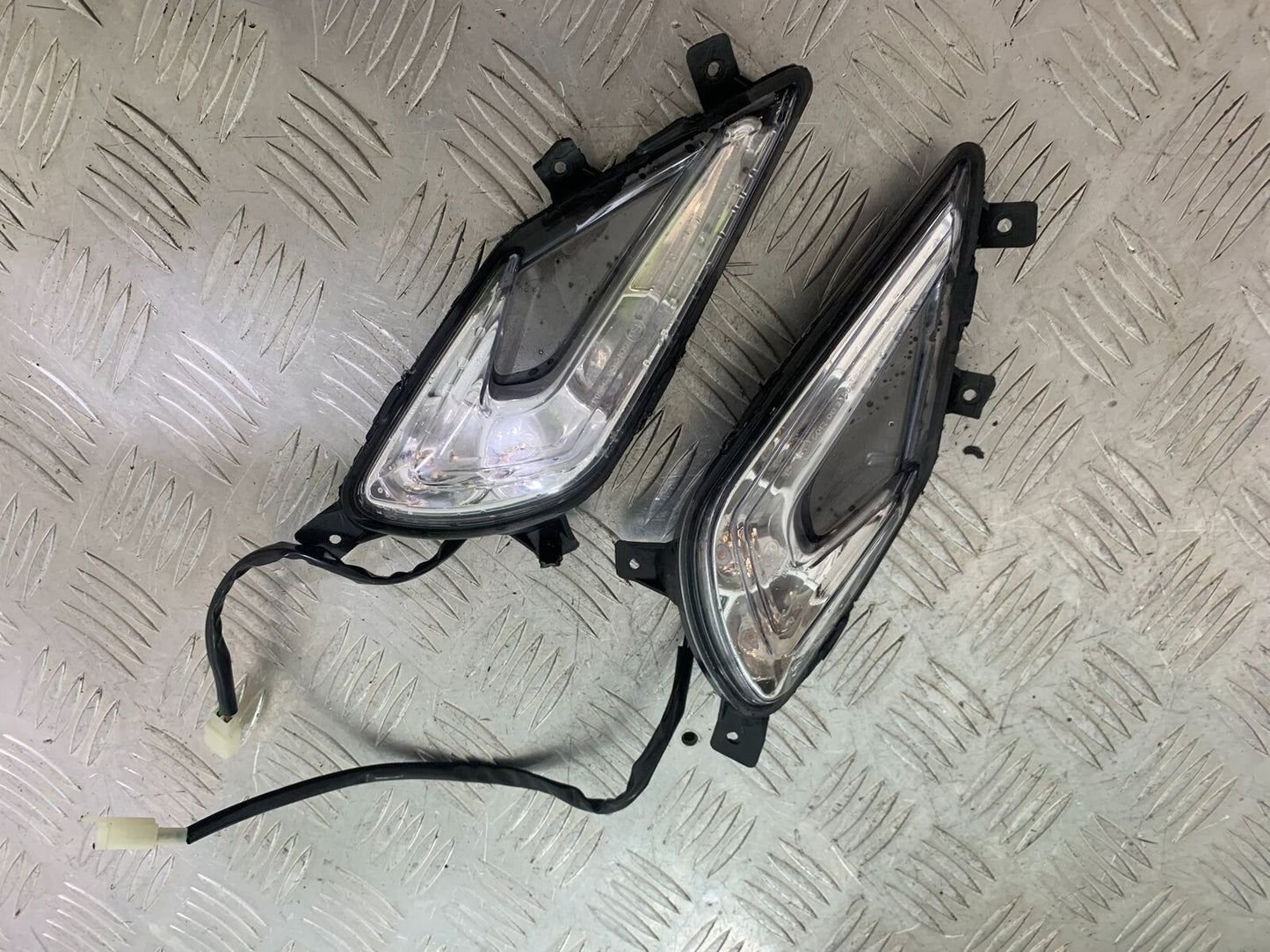 BENELLI TORNADO TNT 125 REAR INDICATORS   YEAR 2024 (CMB1090)