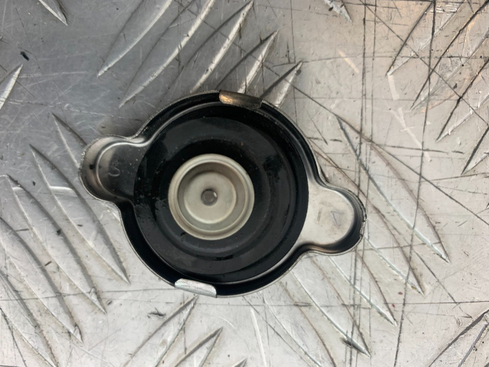 APRILIA RS660 RS 660 RADIATOR CAP   YEAR 2020-2024 (CMB1202)