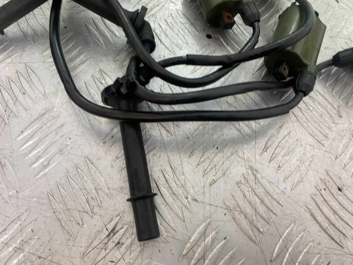 HONDA VFR800 PRE V-TEC COILS AND CAPS   YEAR 1998-2001 (CMB1233)