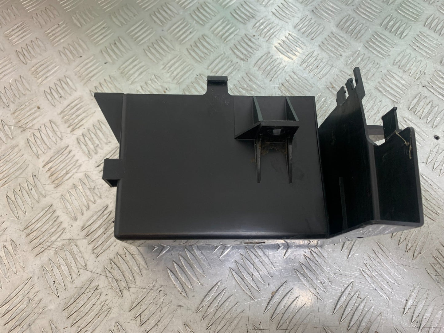 YAMAHA XVS 1300 MIDNIGHT STAR BATTERY BOX  YEAR 2007-16 (CMB1200)