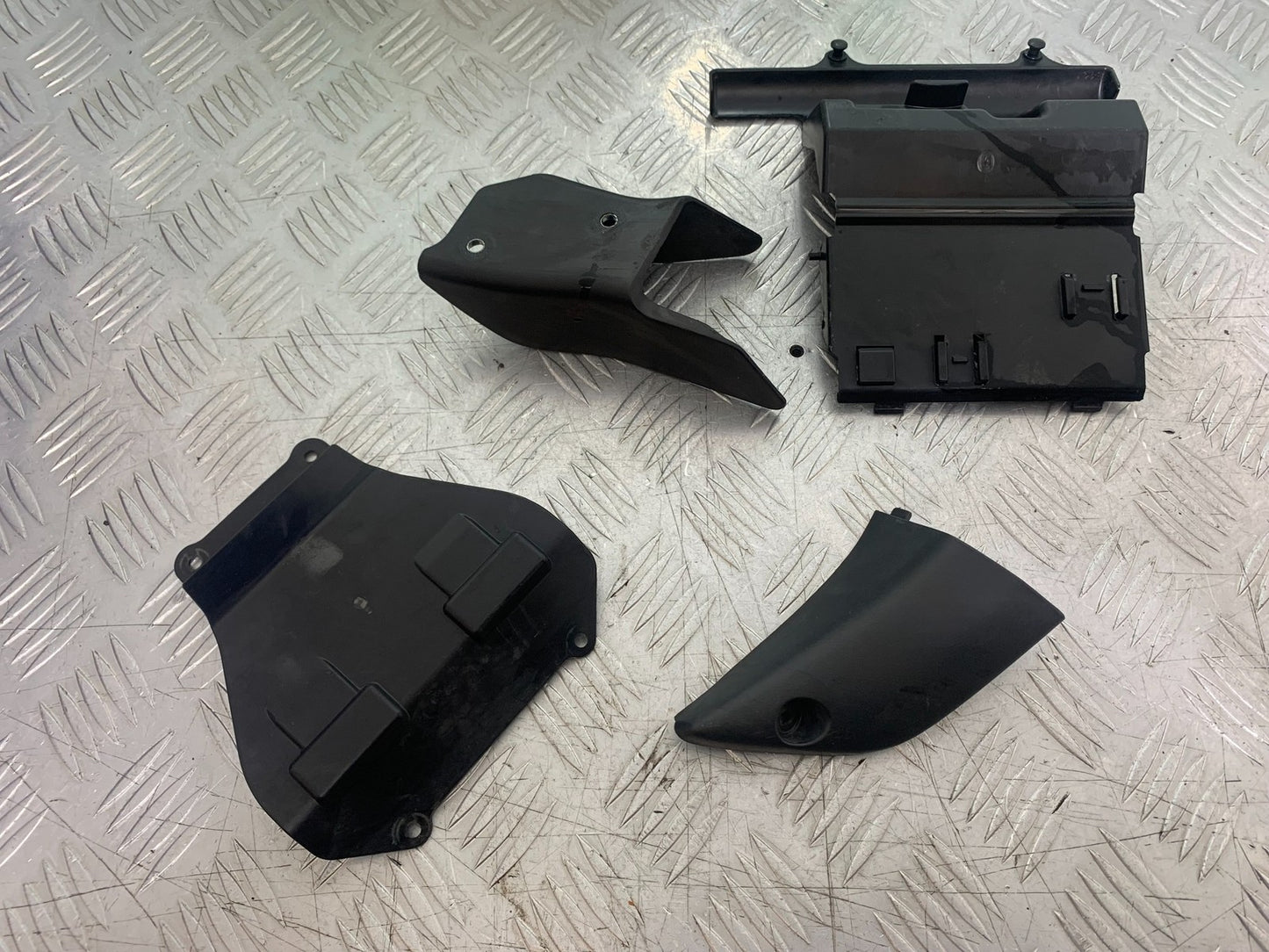 HONDA VFR800 PRE V-TEC INFILL PANELS YEAR 1998-2001 (CMB1233)