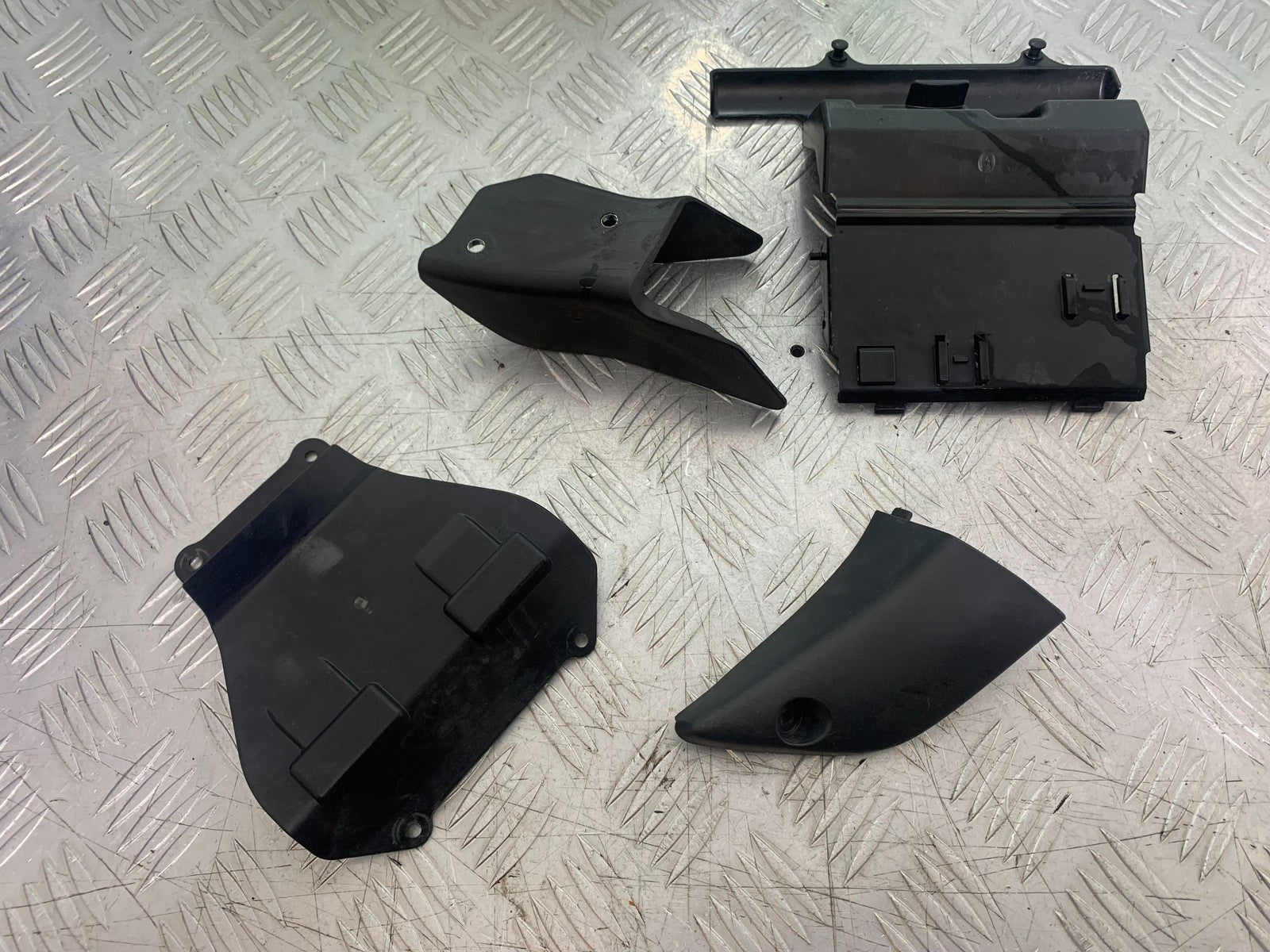 HONDA VFR800 PRE V-TEC INFILL PANELS YEAR 1998-2001 (CMB1233)