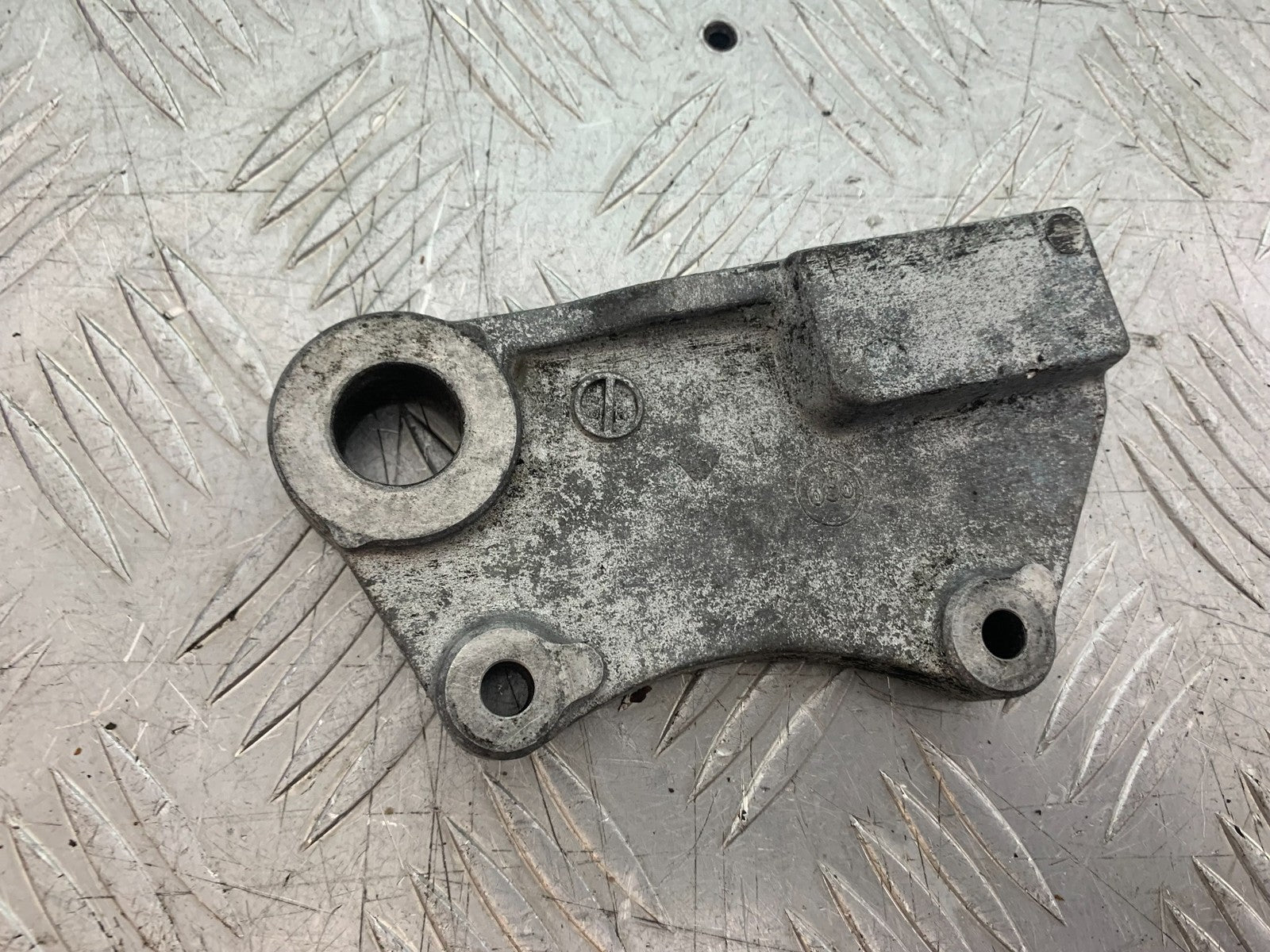 KAWASAKI Z750 Z 750 REAR CALIPER BRACKET YEAR 2004-2006  (CMB1234)