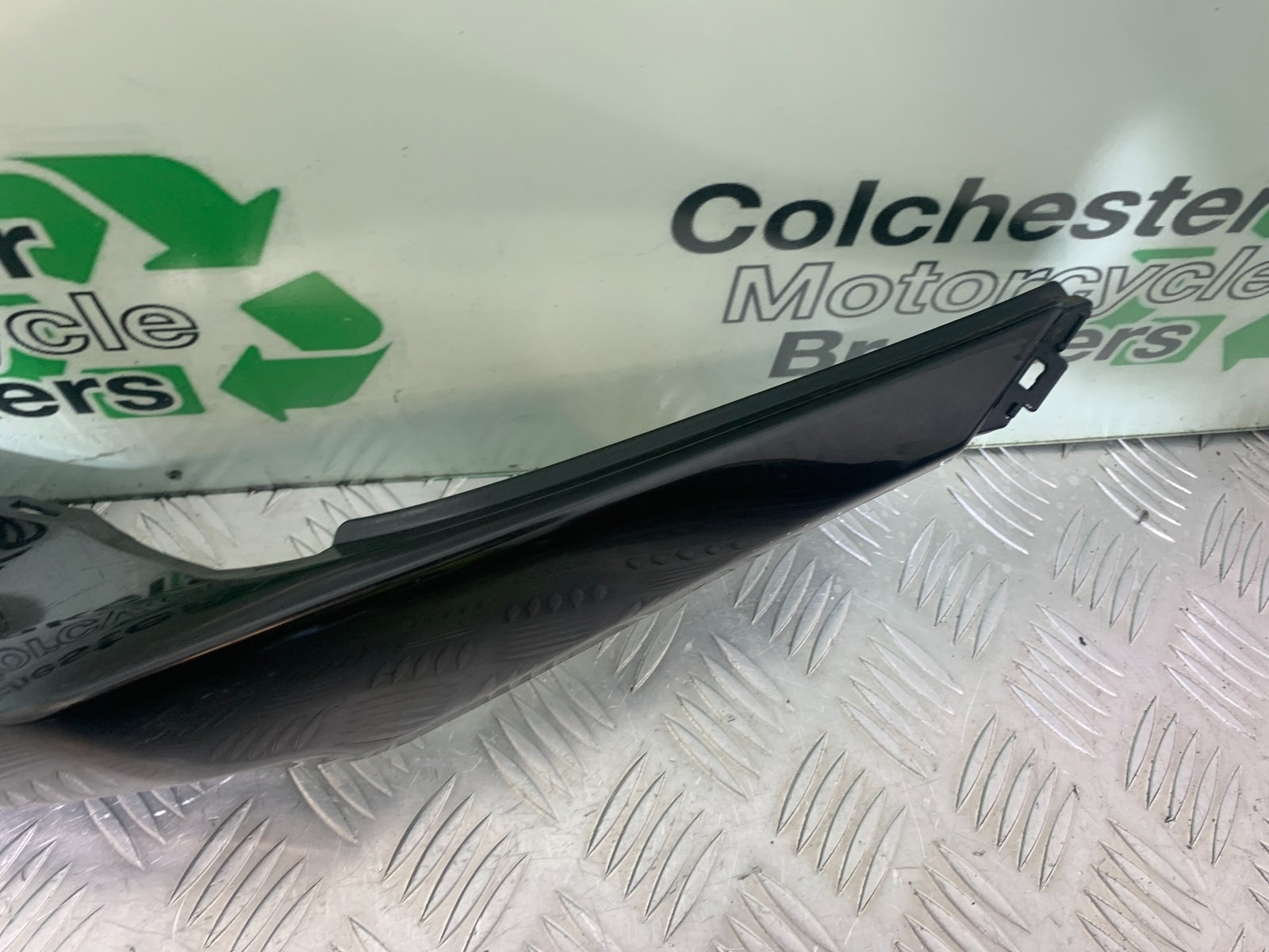 KAWASAKI ZX6R RIGHT SEAT PANEL  YEAR 2009-2012 (CMB1136)