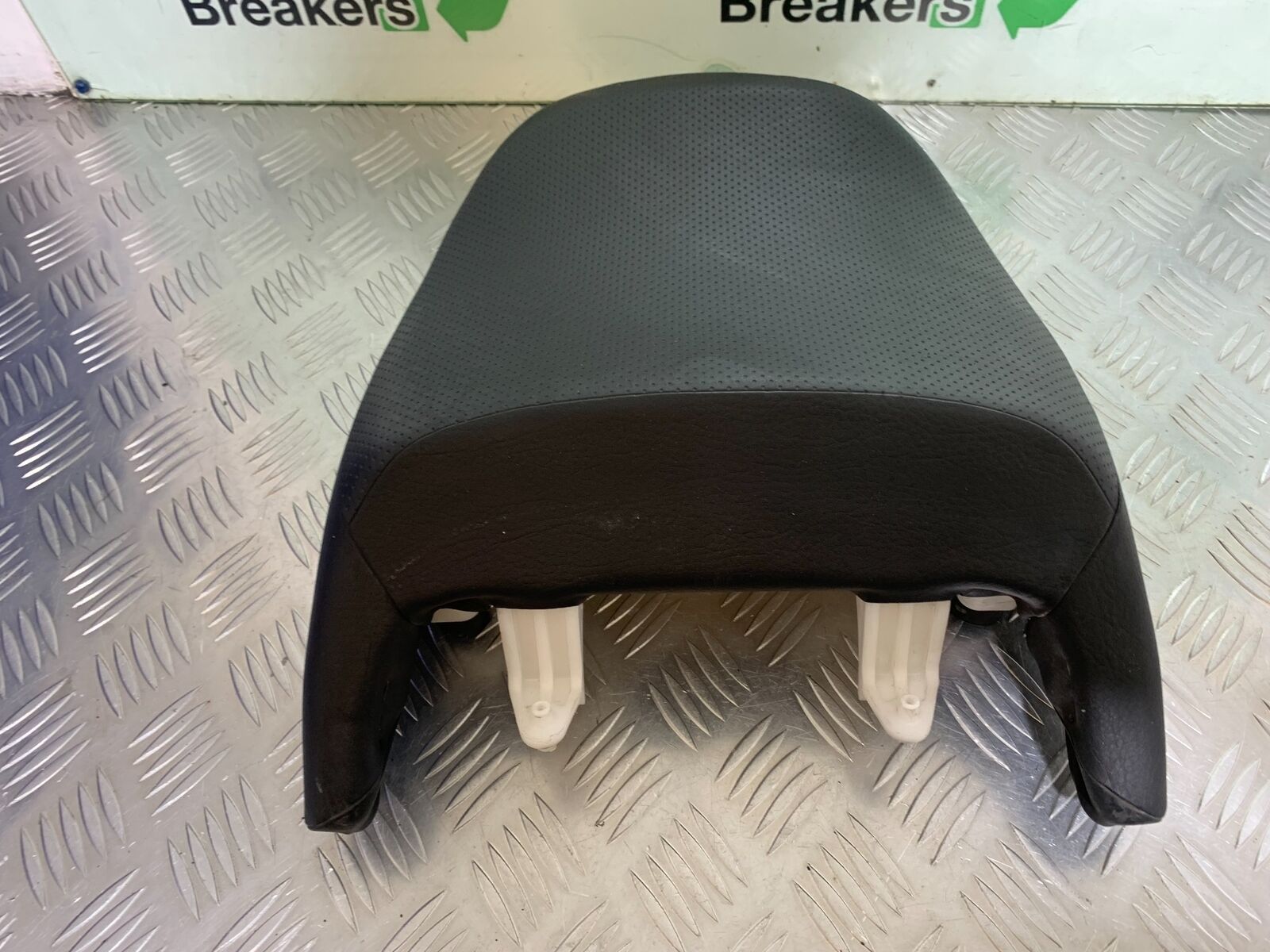 YAMAHA FJR1300 FJR 1300 REAR  SEAT  YEAR 2001-05 (CMB1005)