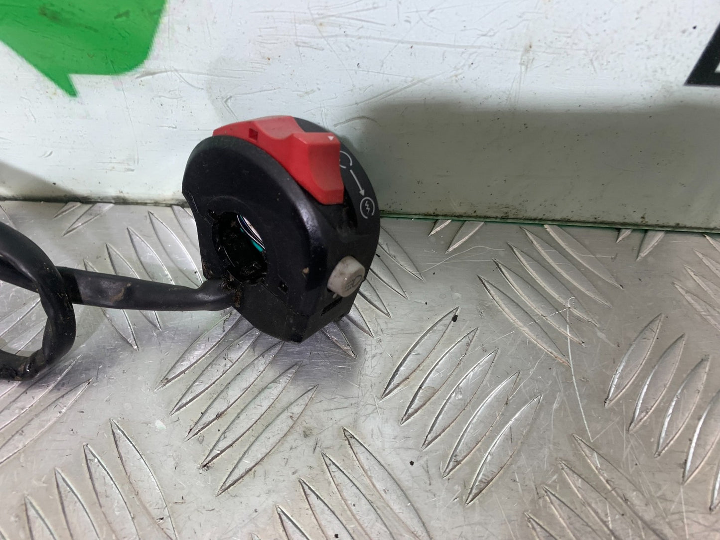 DUCATI 937 MONSTER RIGHT SWITCH GEAR YEAR 2021-2024 (CMB1270)