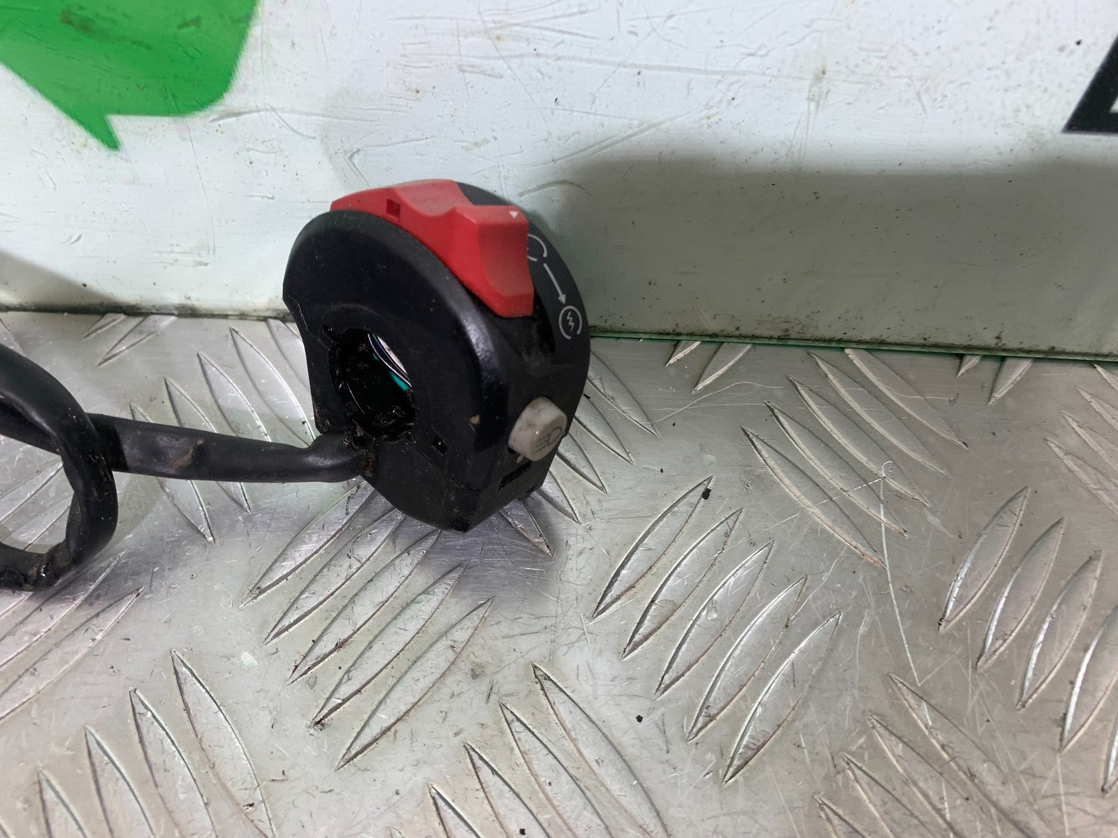 DUCATI 937 MONSTER RIGHT SWITCH GEAR YEAR 2021-2024 (CMB1270)