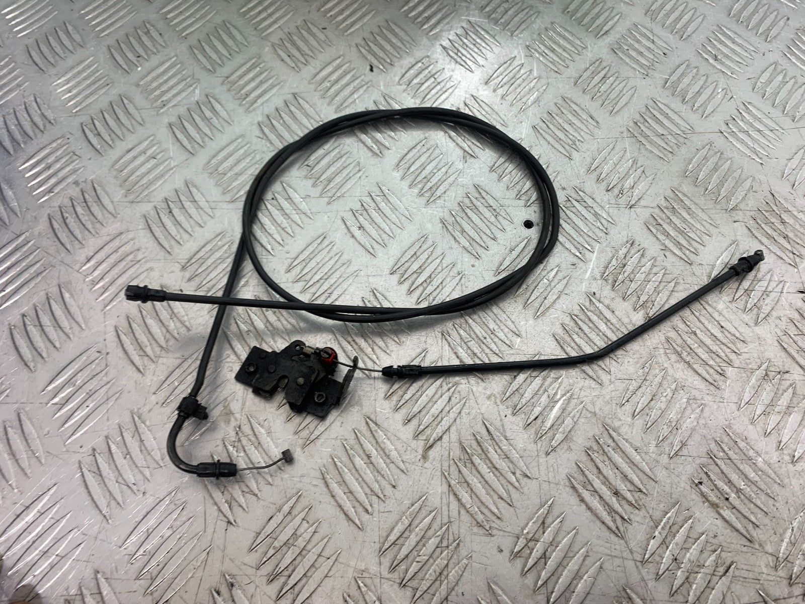 PIAGGIO VESPA GTS 125 CATCH AND CABLE  YEAR 2009-2014  (CMB1261)