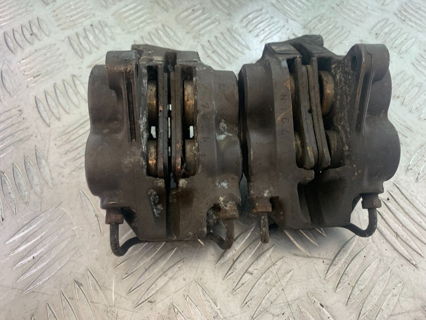 YAMAHA YZF600 YZF 600 THUNDERCAT FRONT BRAKE CALIPERS 1996-2003 (CMB1134)