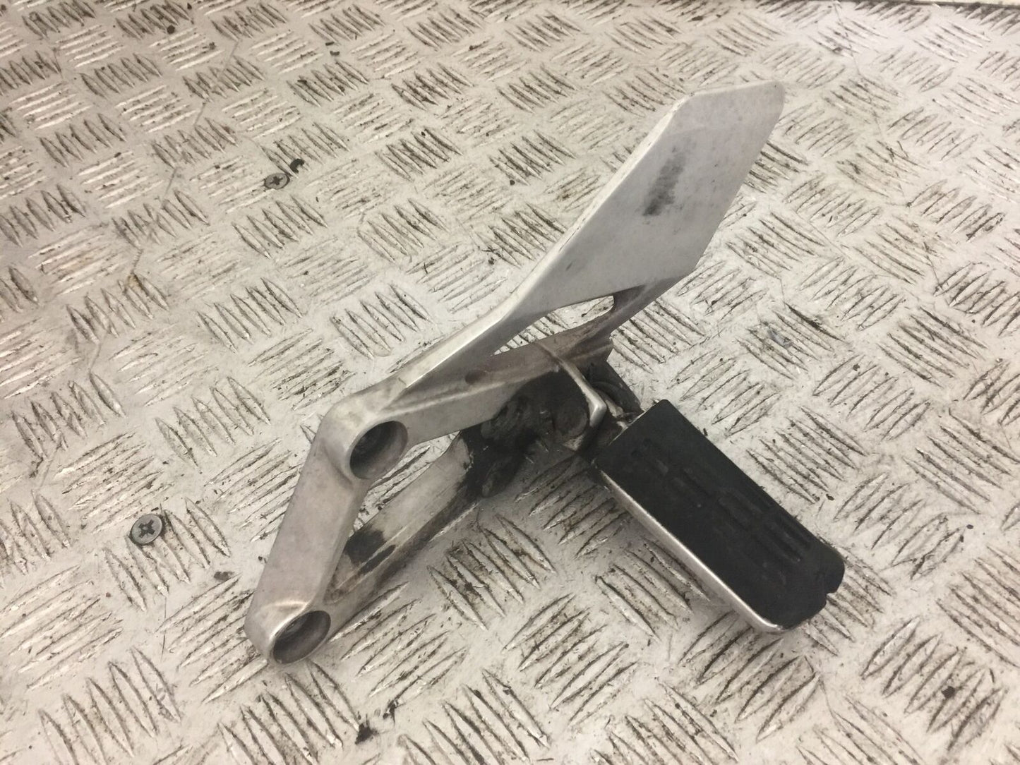 HONDA CBR600 CBR 600 FRONT LEFT HANGER  YEAR 1996 (STOCK 798)