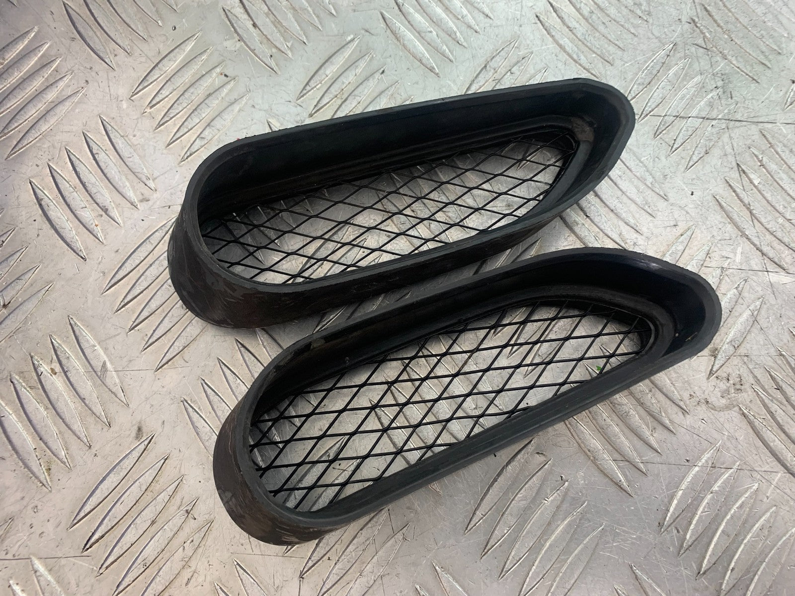 KAWASAKI ZX9R ZX9 E1 AIR INTAKE GRILLS   YEAR 2000-01 (CMB1171)