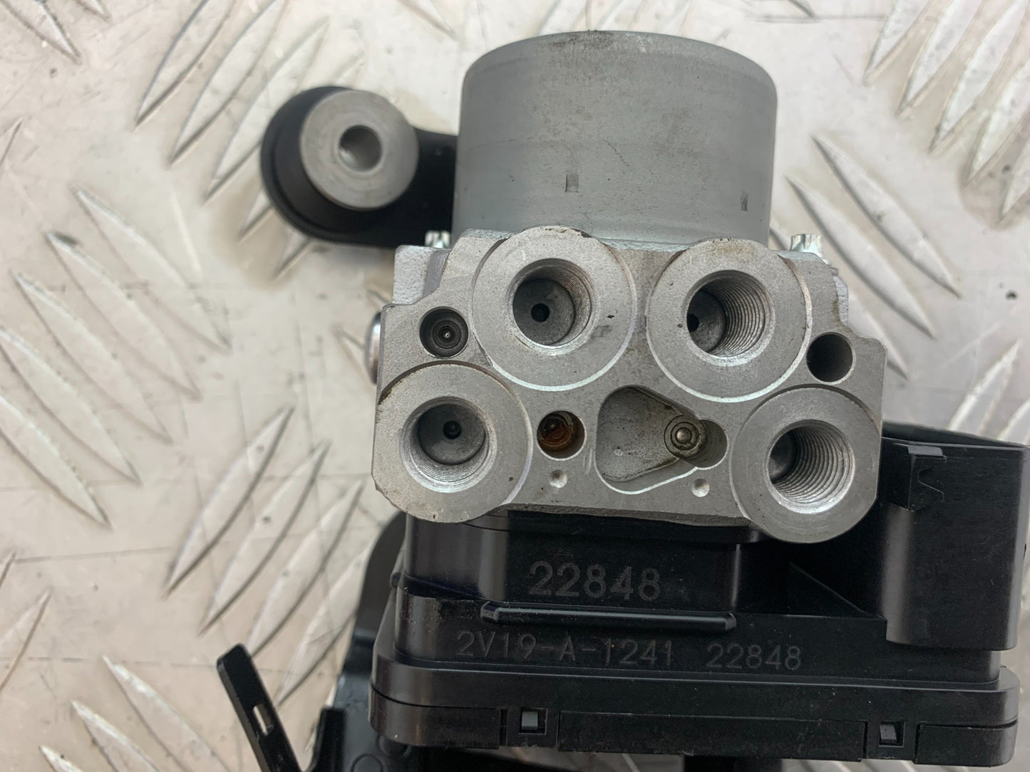 TRIUMPH TRIDENT 660 ABS PUMP YEAR 2021-2024 (CMB1148)